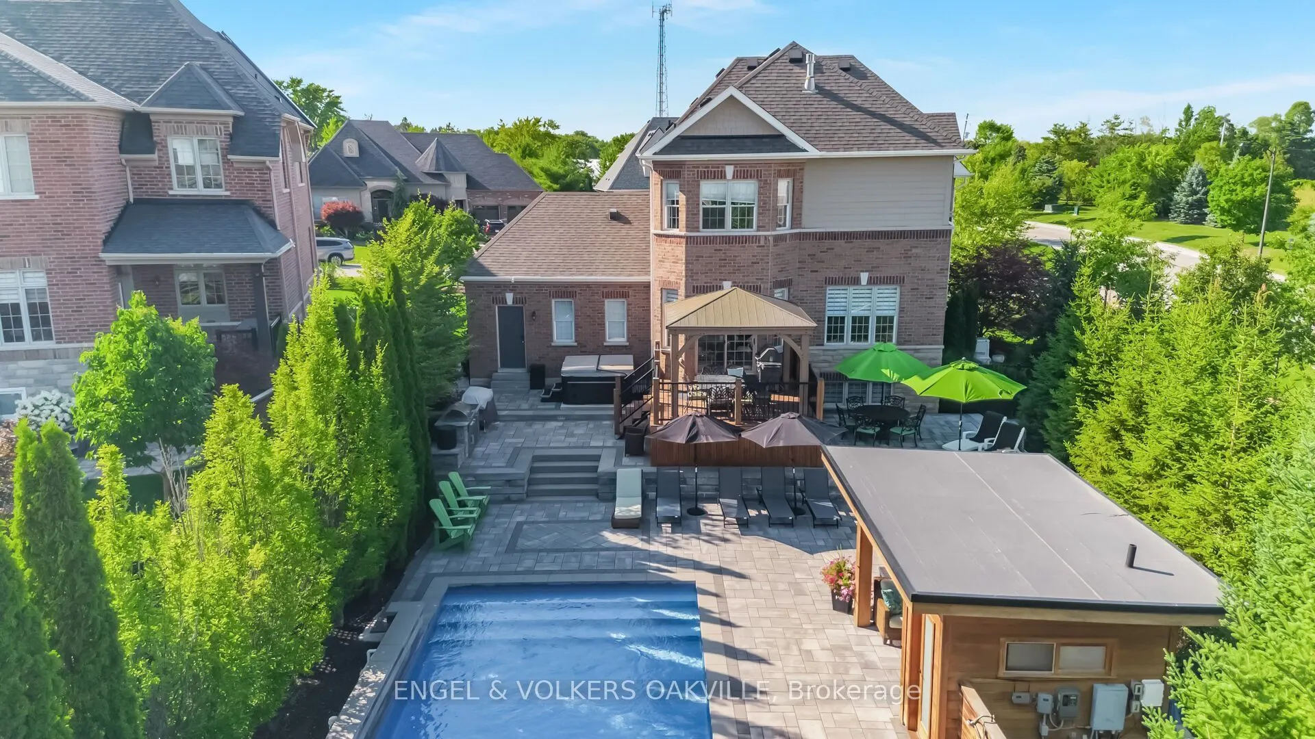 3 Holdroyd Court