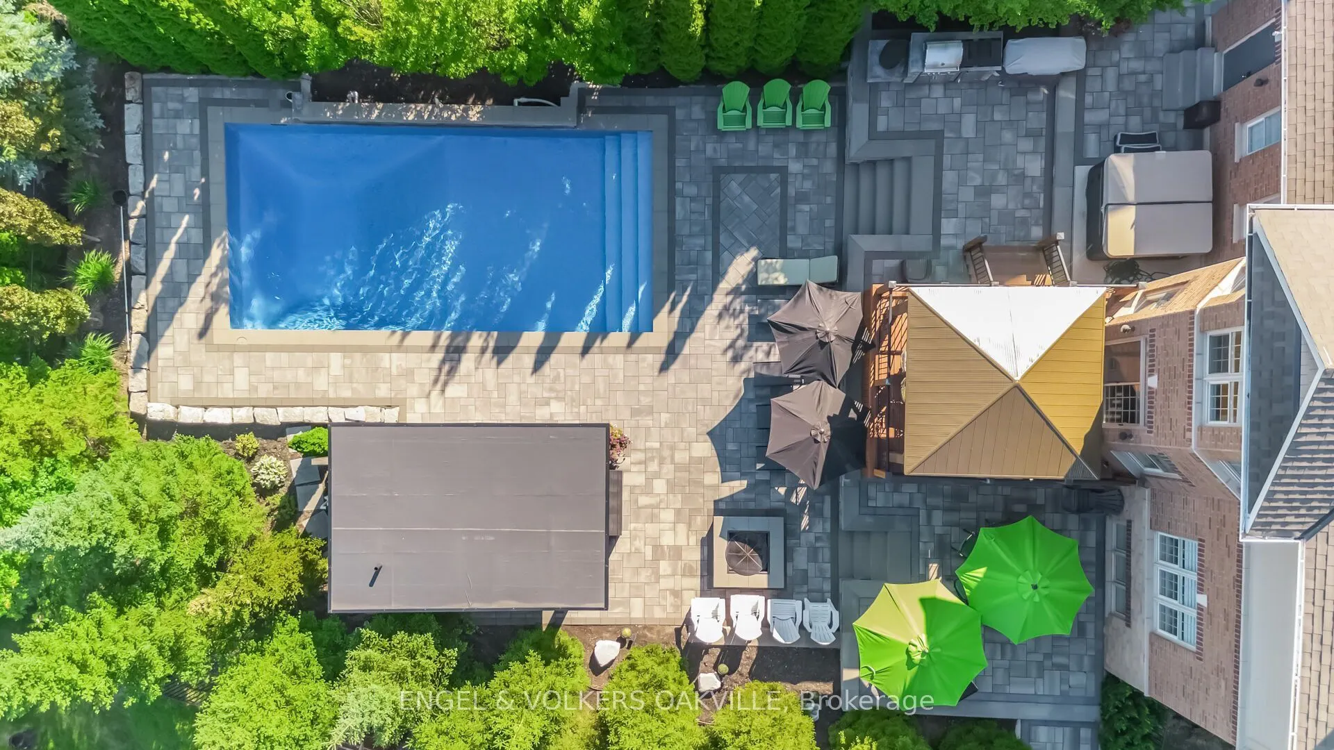 3 Holdroyd Court