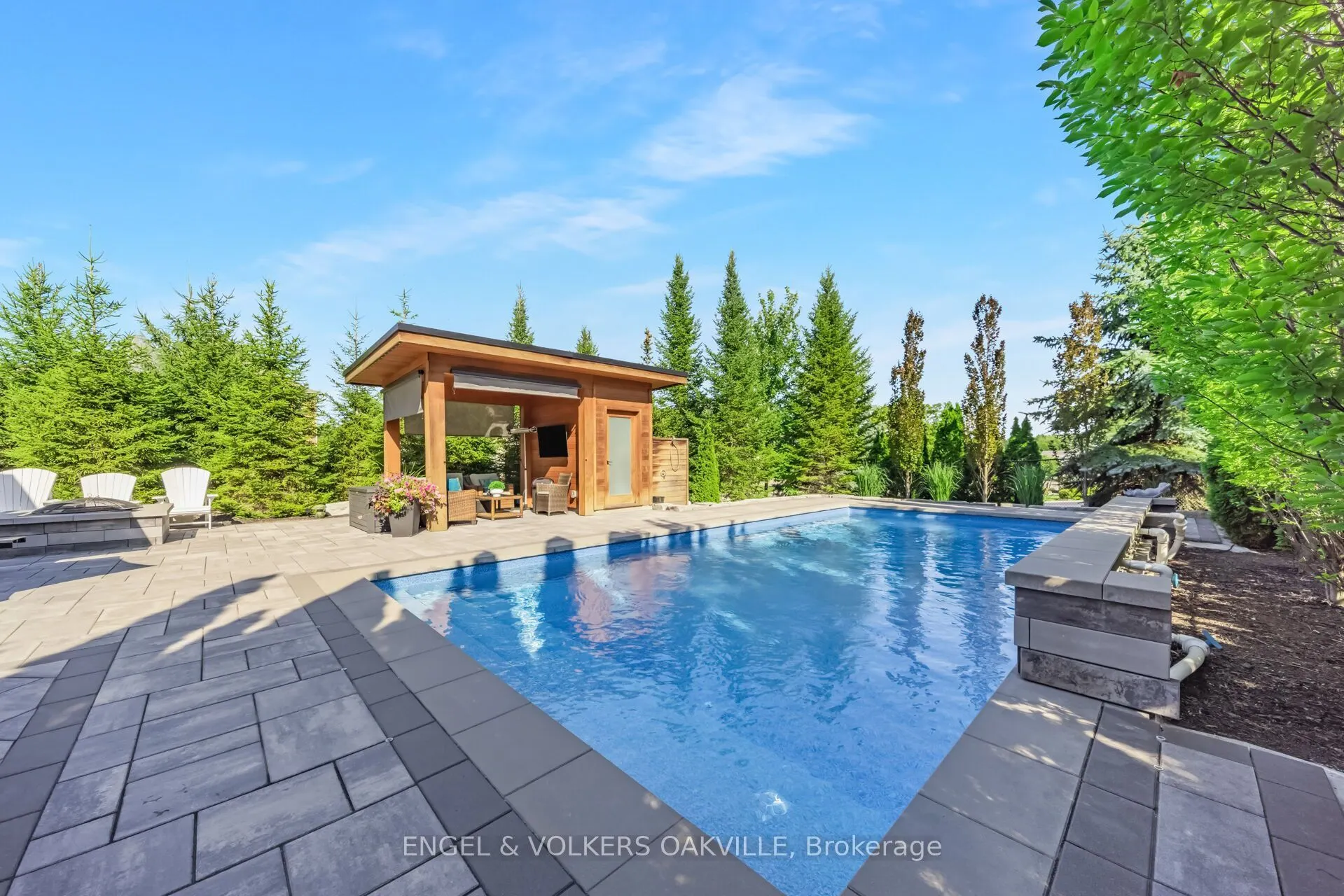 3 Holdroyd Court