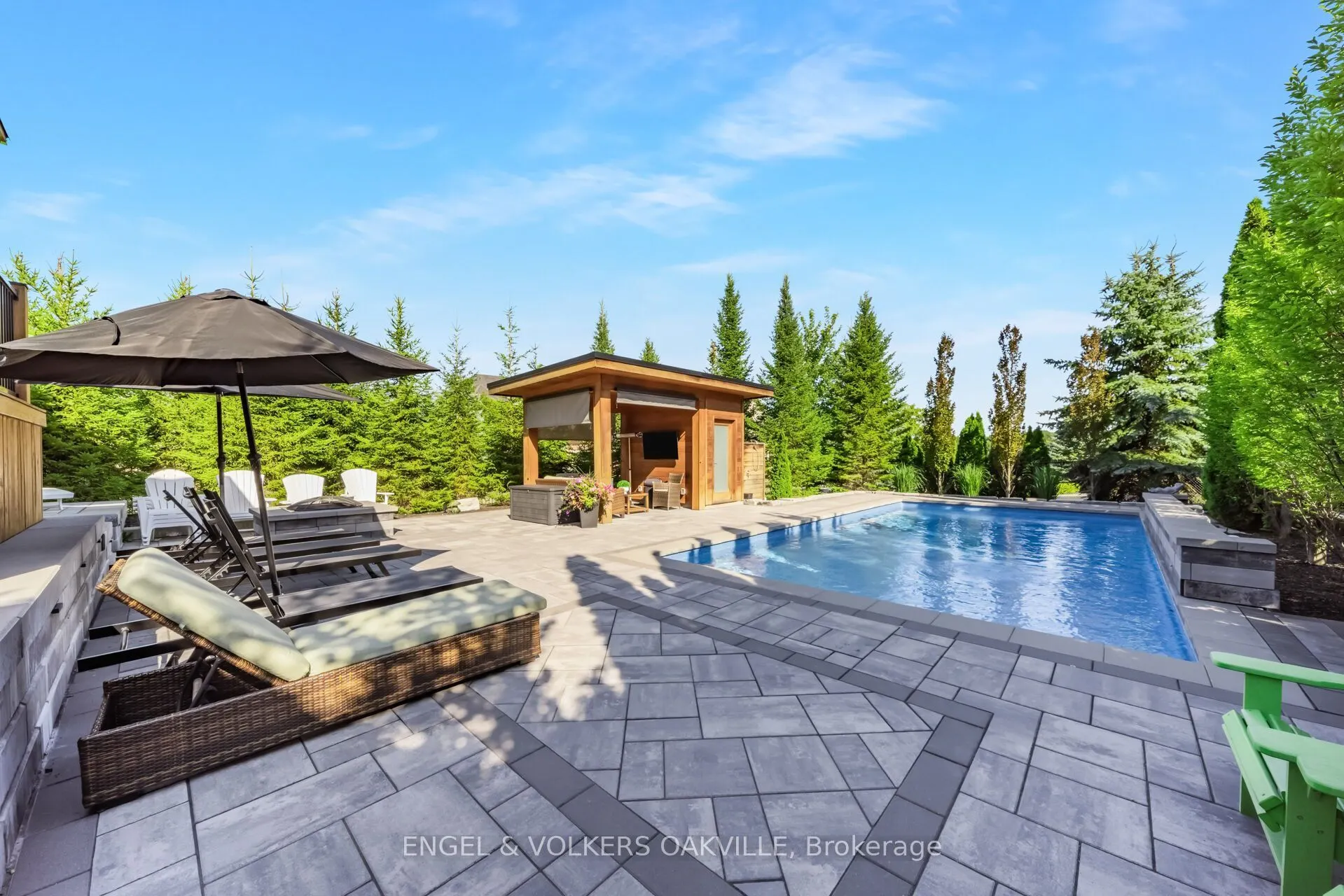 3 Holdroyd Court