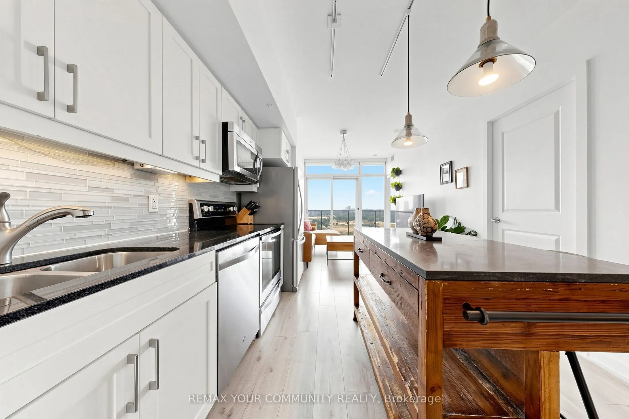 105 The Queensway Avenue #2304