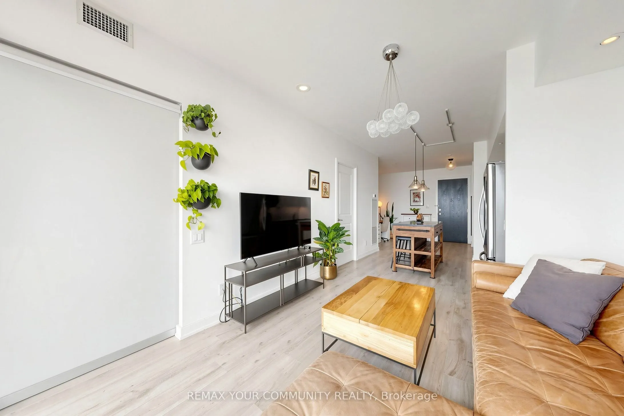105 The Queensway Avenue #2304