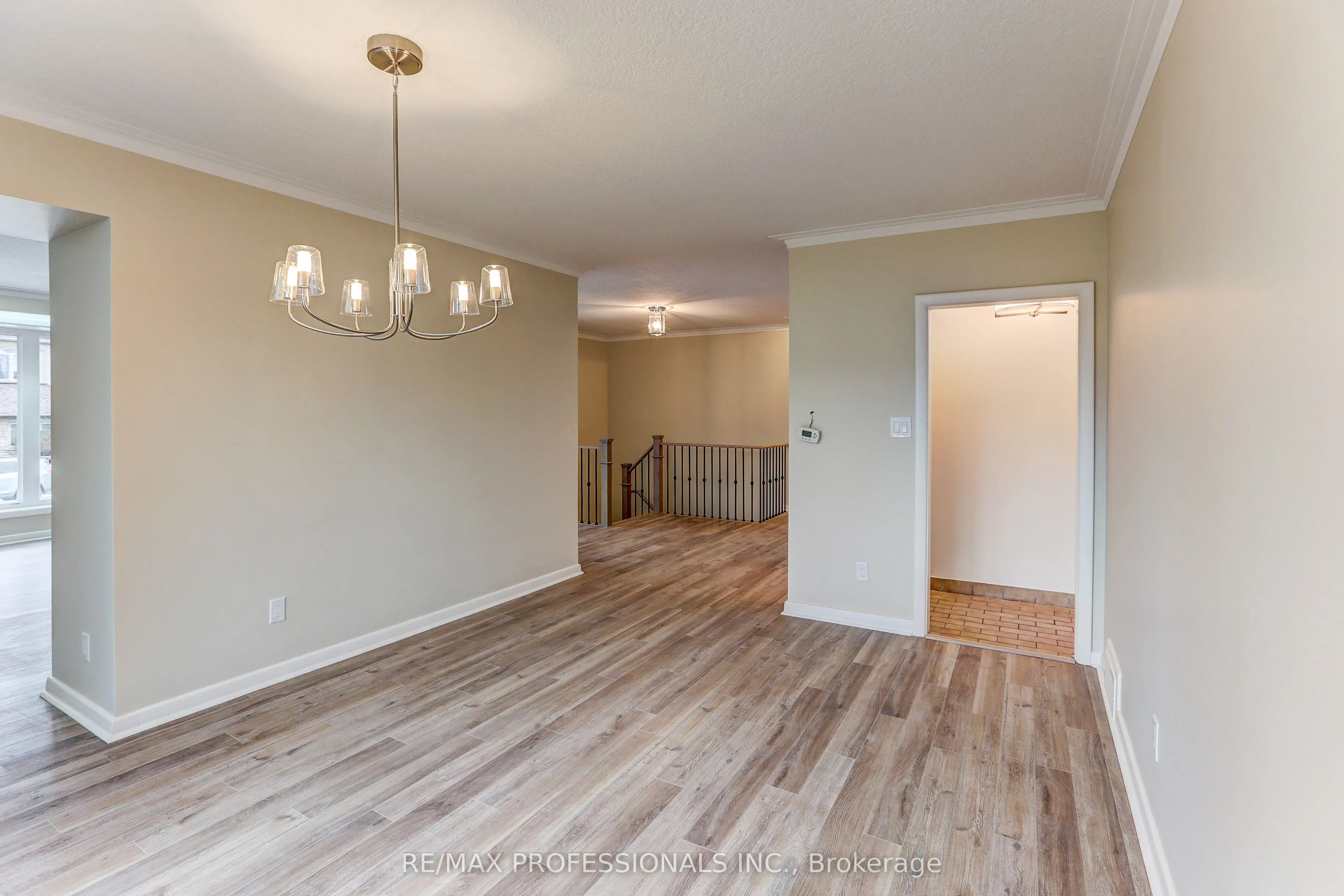 23 Ravensbourne Crescent