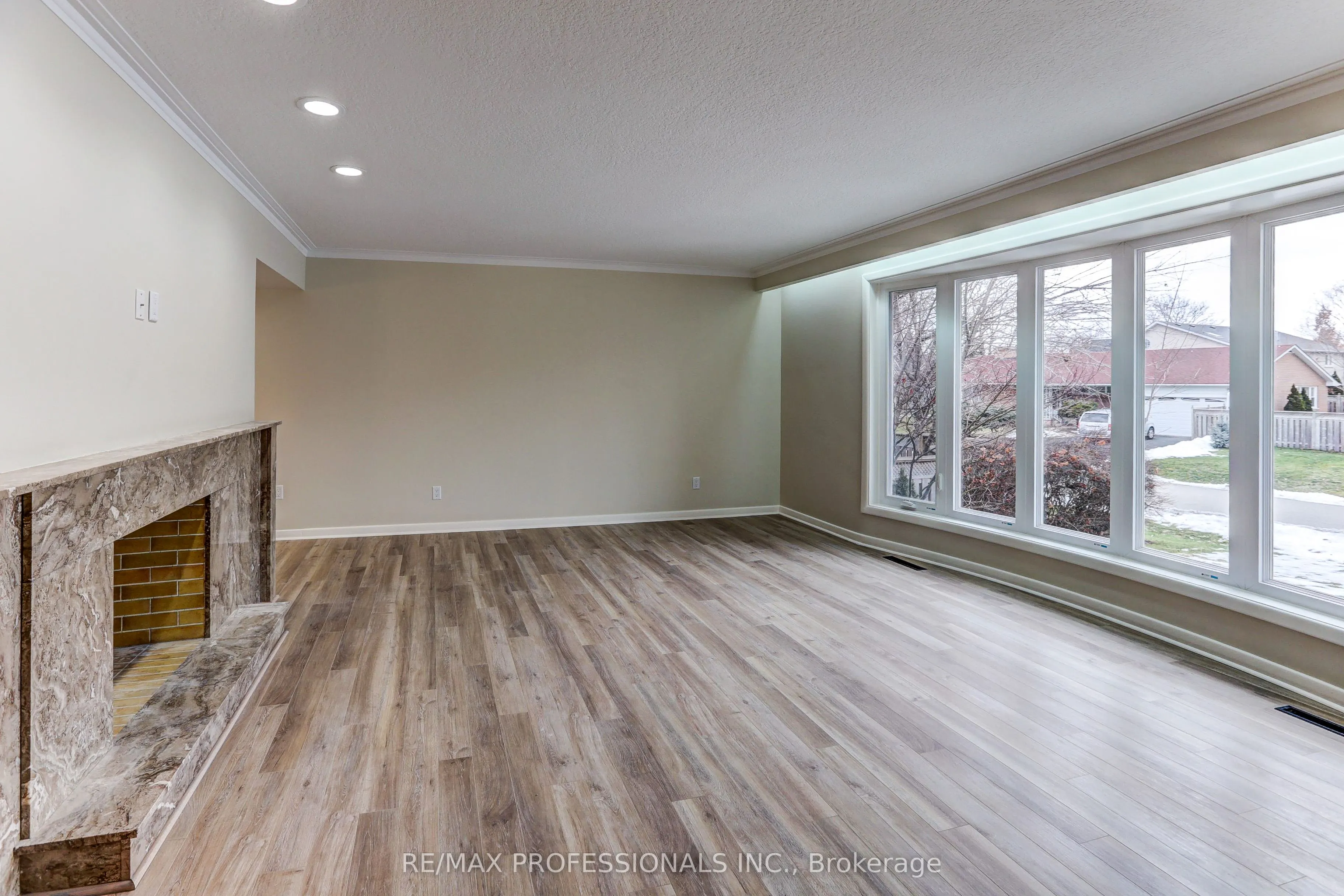 23 Ravensbourne Crescent