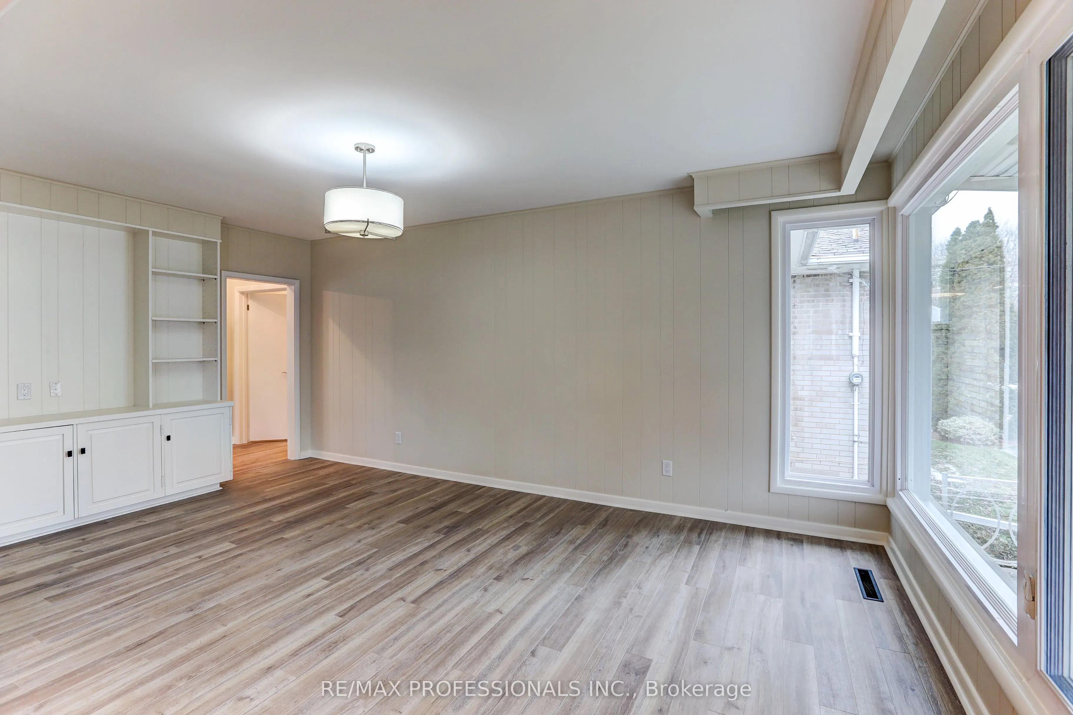 23 Ravensbourne Crescent