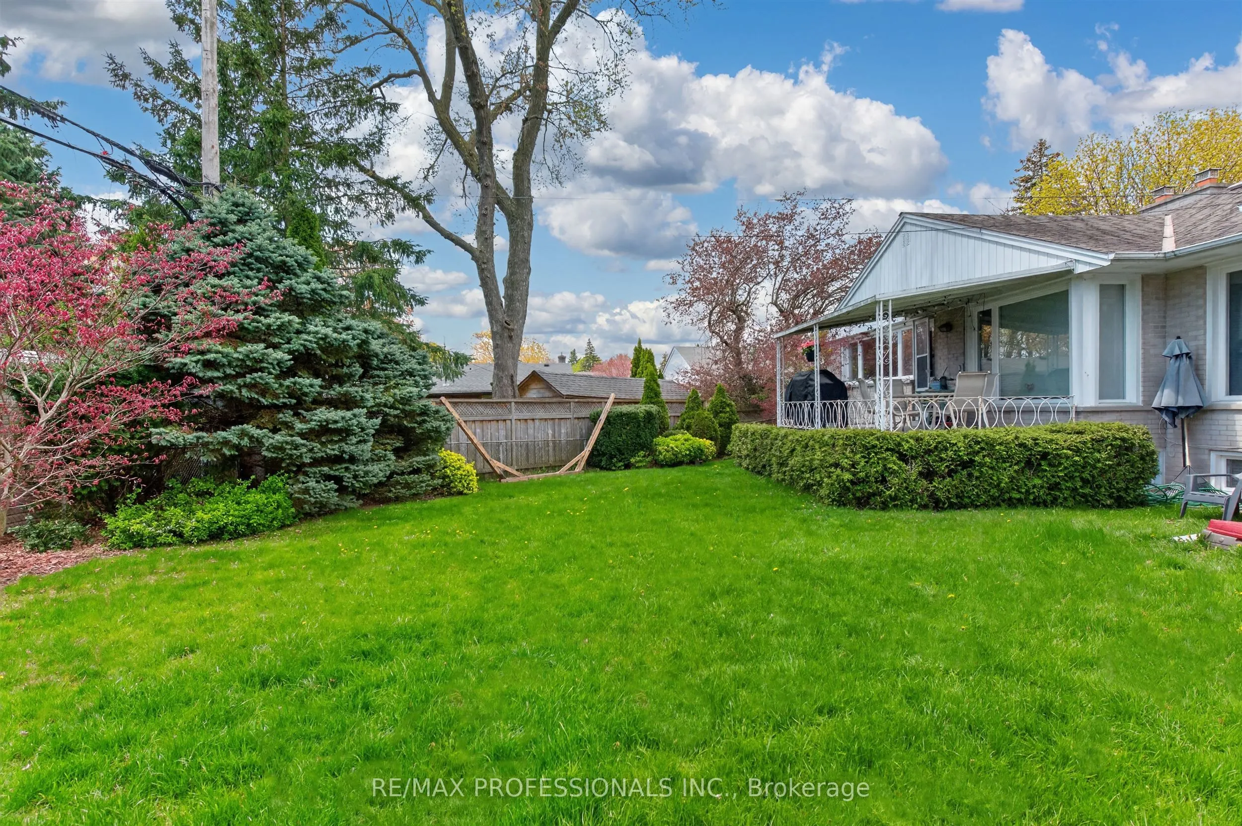 23 Ravensbourne Crescent
