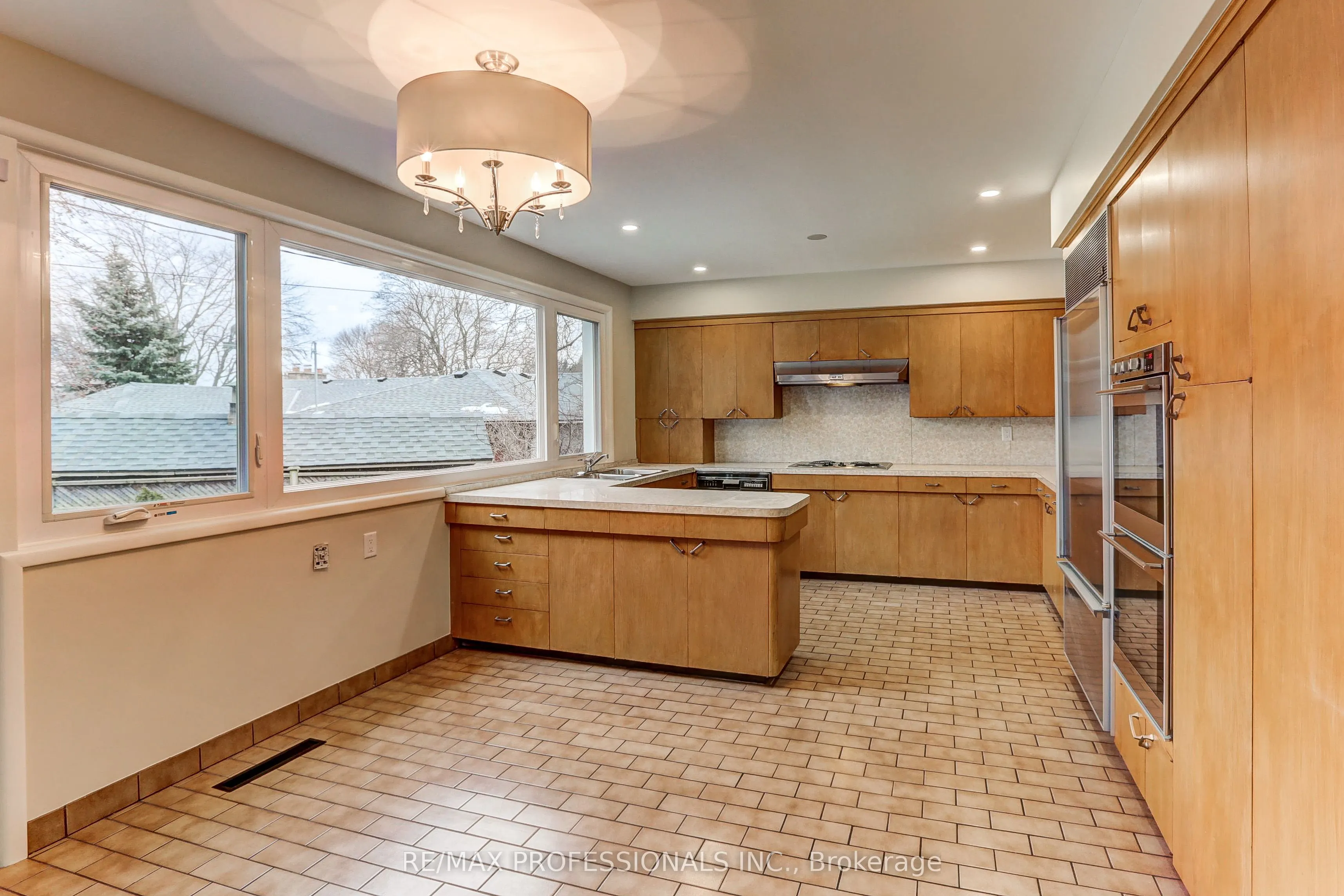 23 Ravensbourne Crescent
