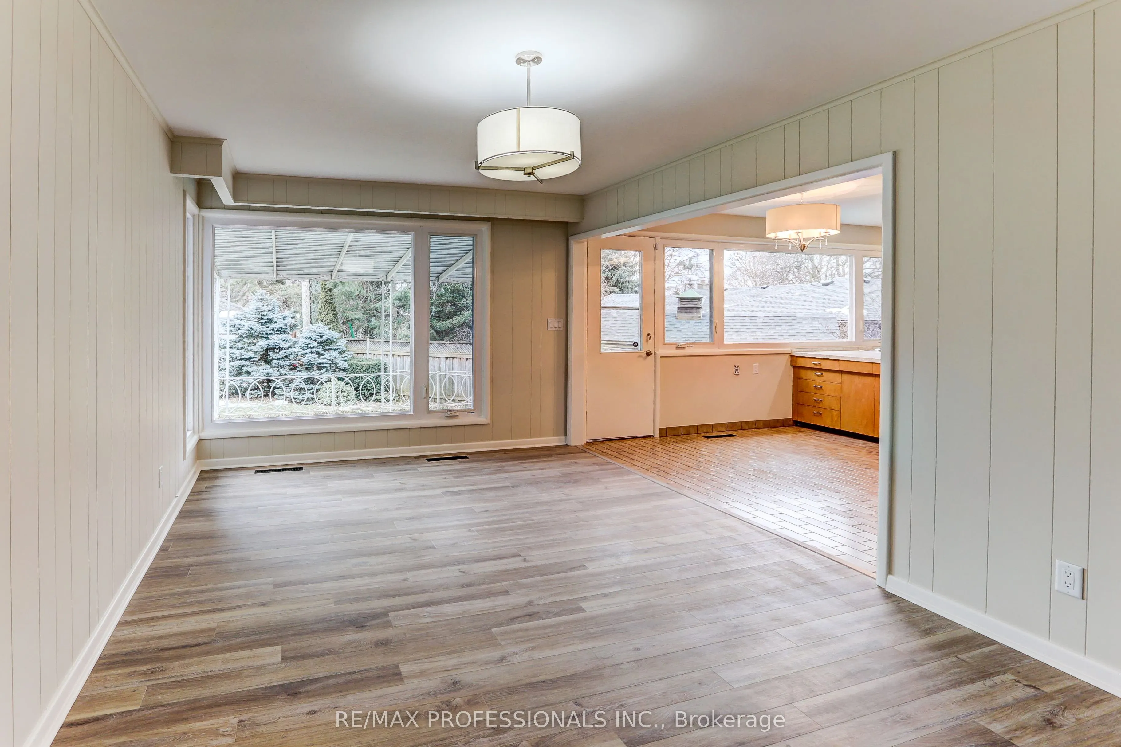 23 Ravensbourne Crescent