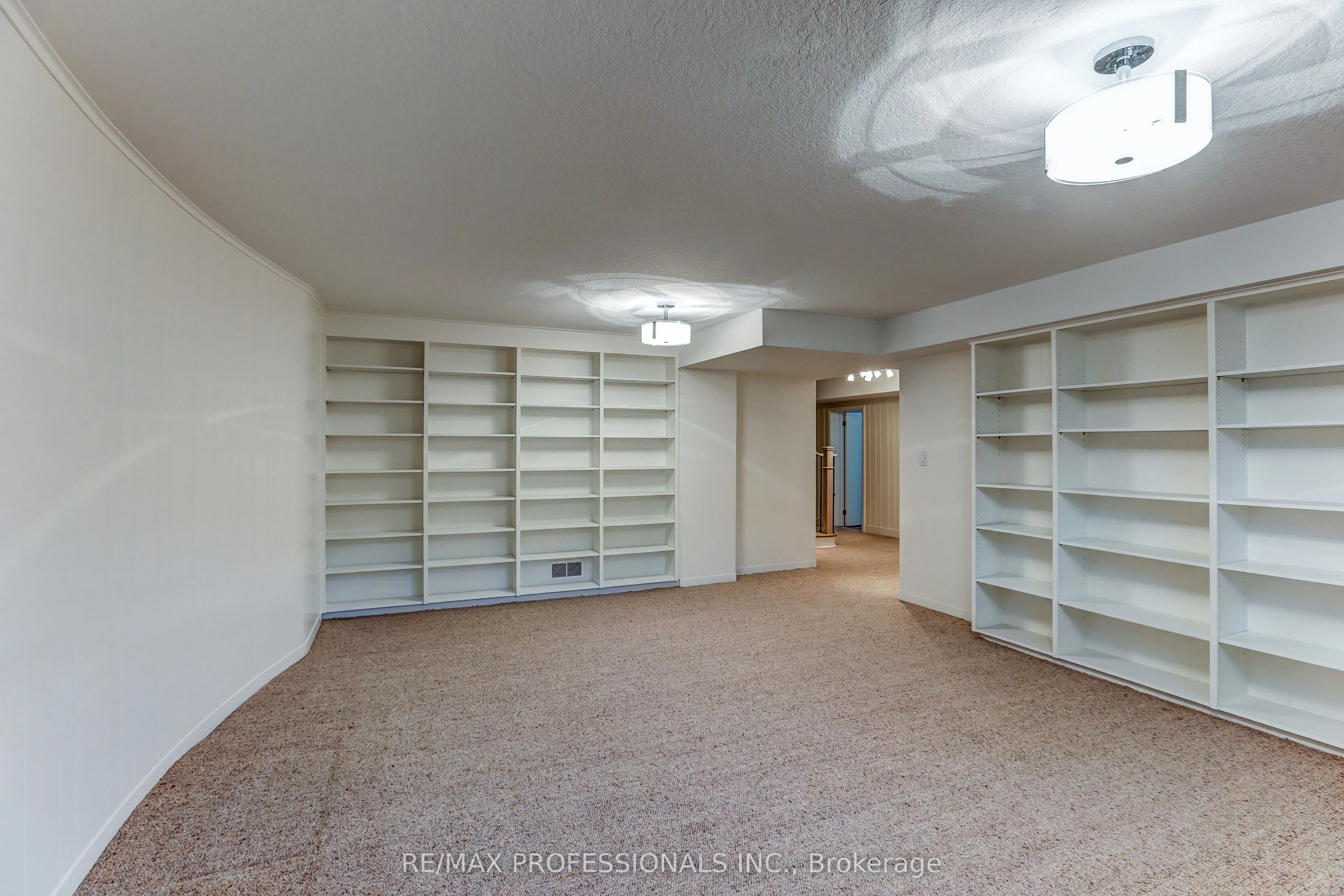 23 Ravensbourne Crescent