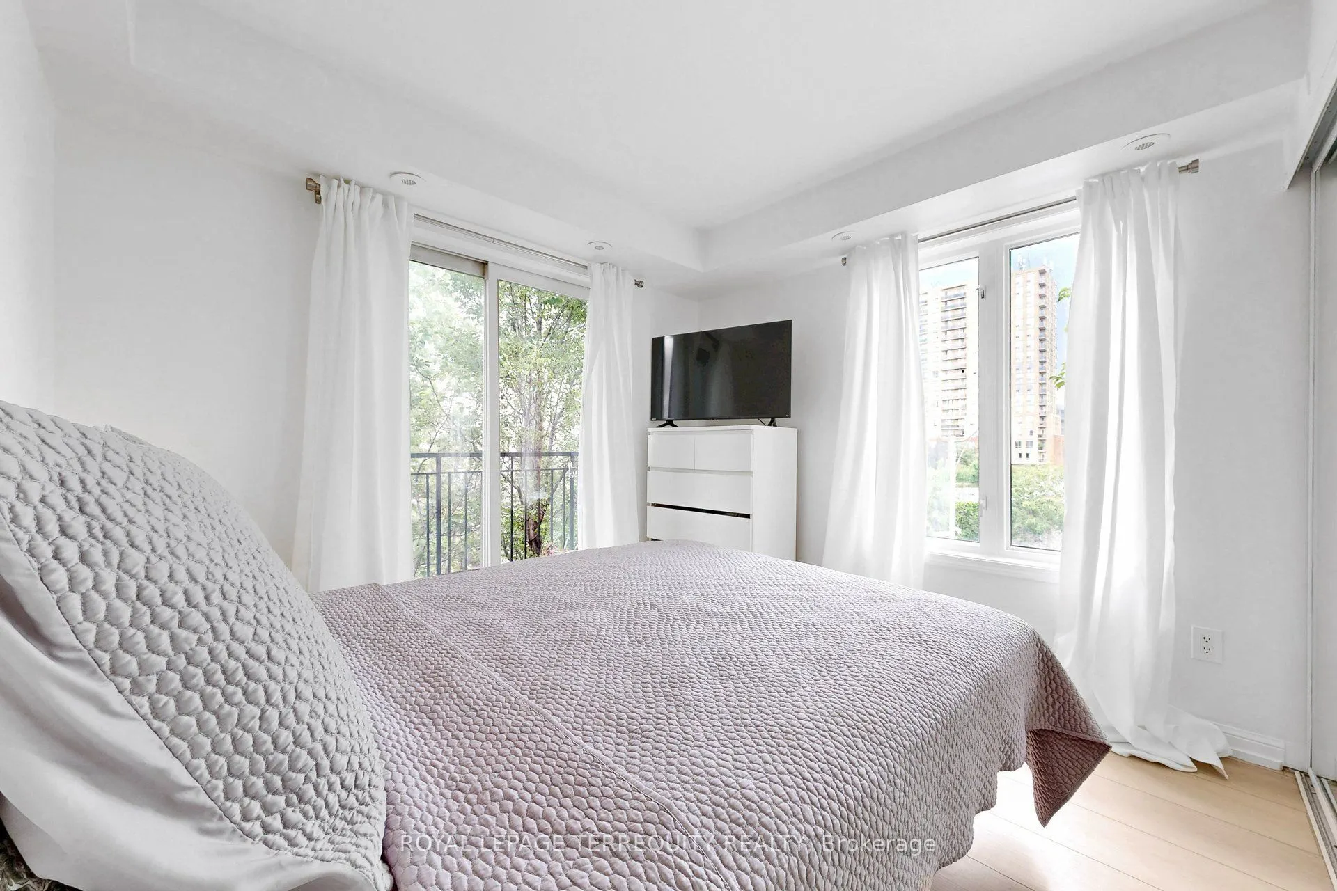 26 Laidlaw Street #1501C