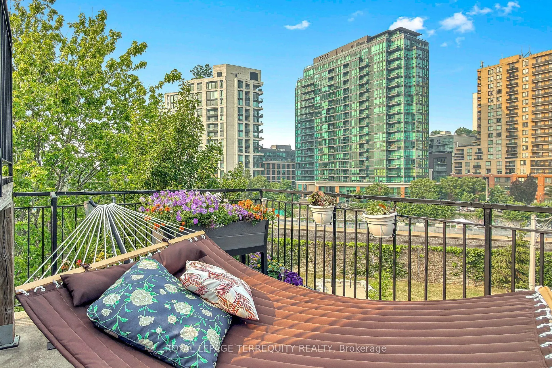 26 Laidlaw Street #1501C