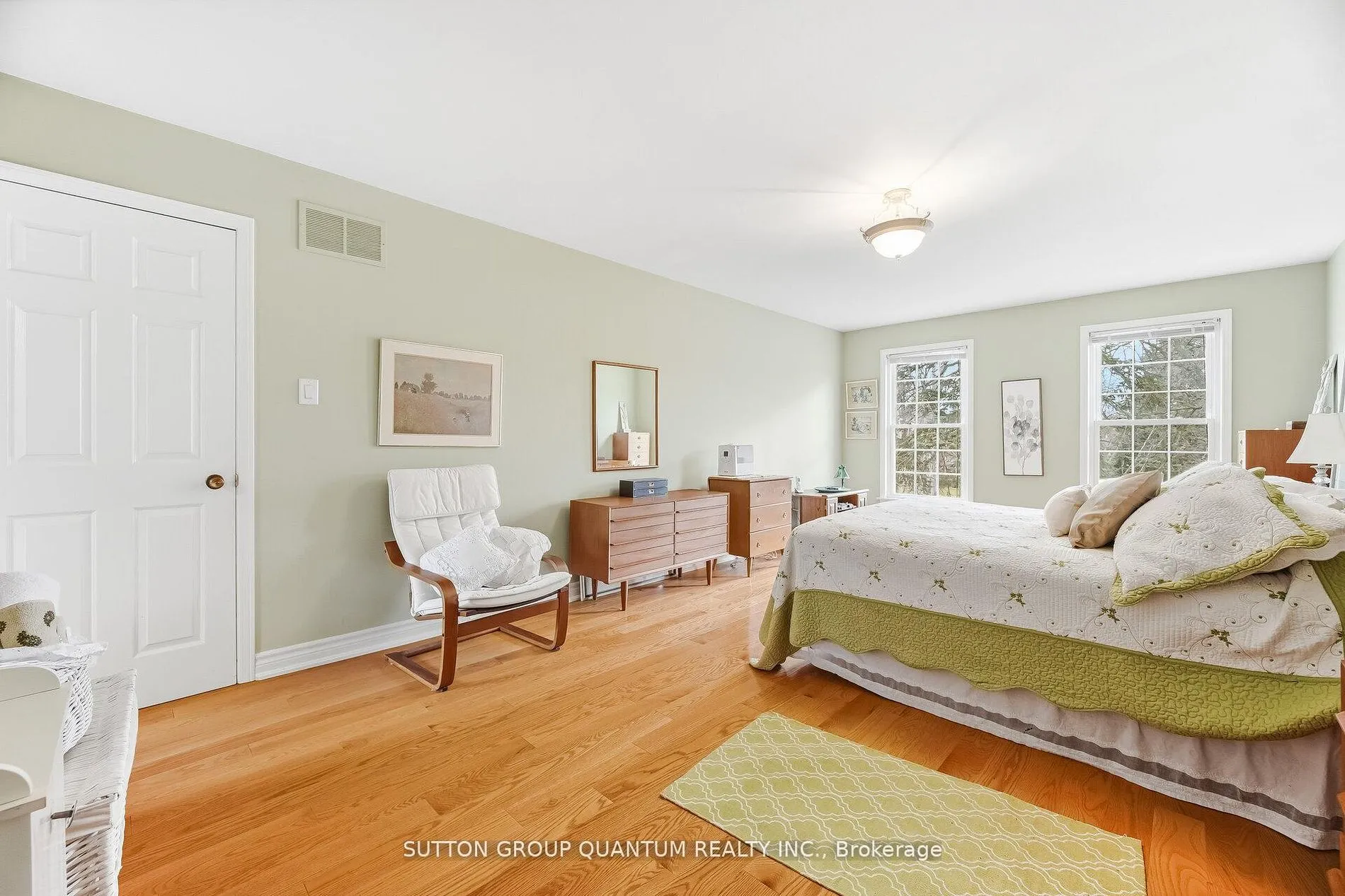 1511 Ifield Road