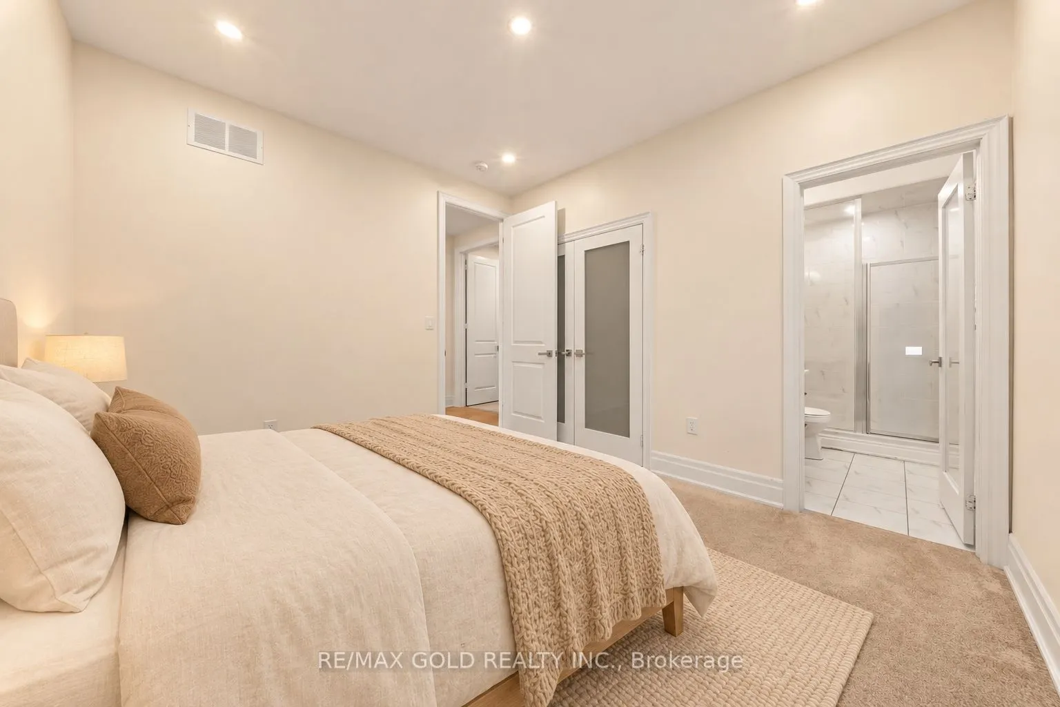 1199 QUEENS PLATE Road E