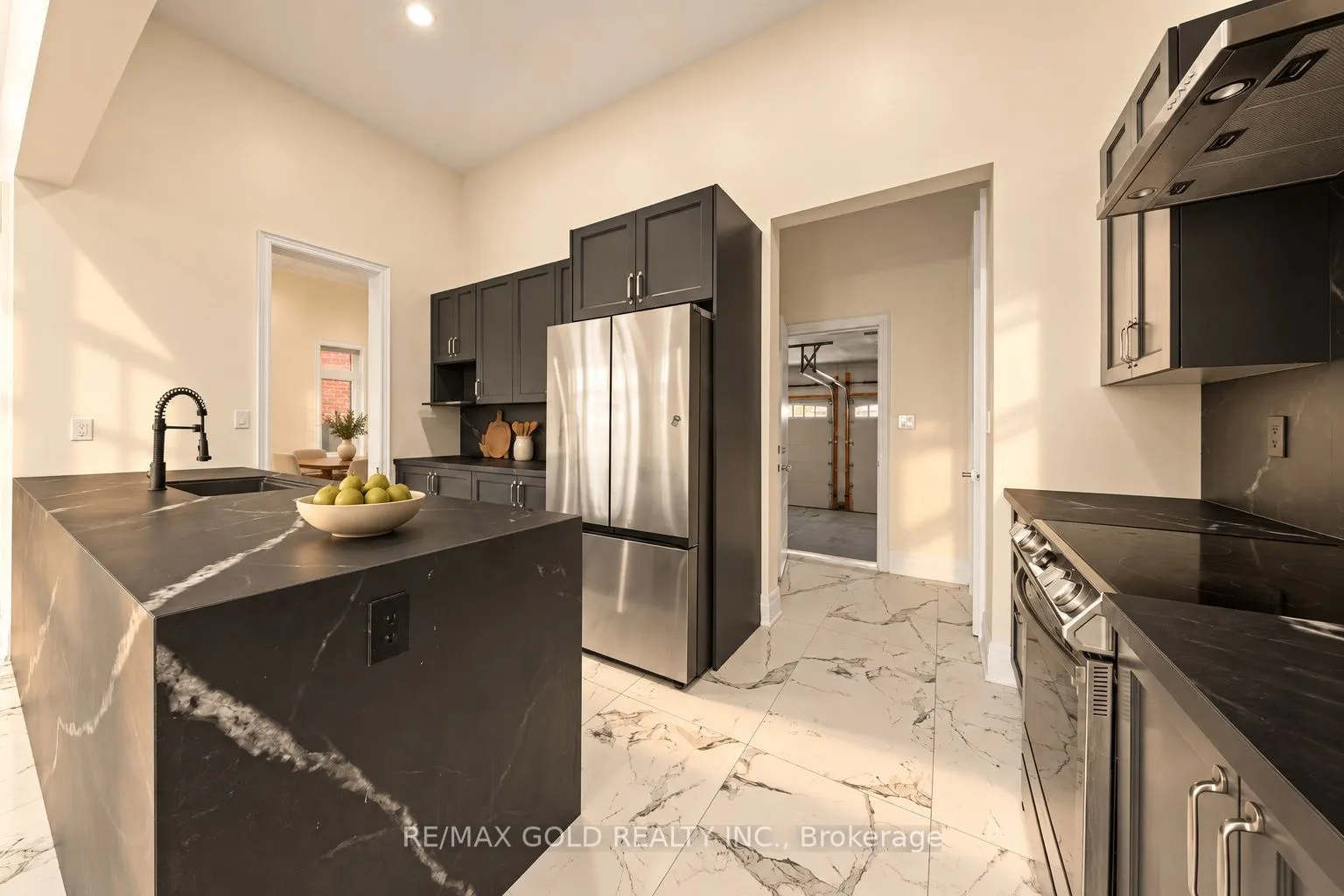 1199 QUEENS PLATE Road E