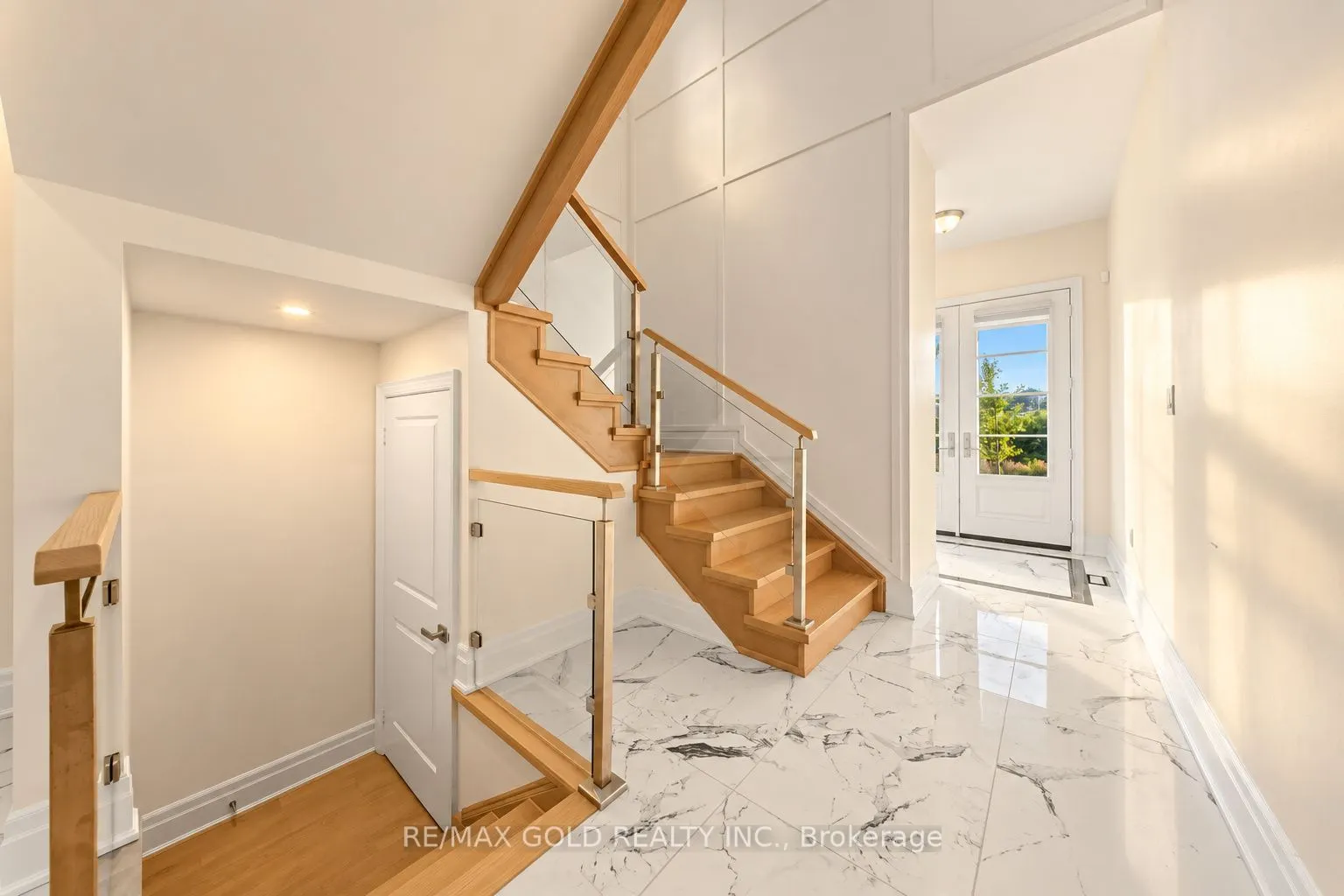 1199 QUEENS PLATE Road E