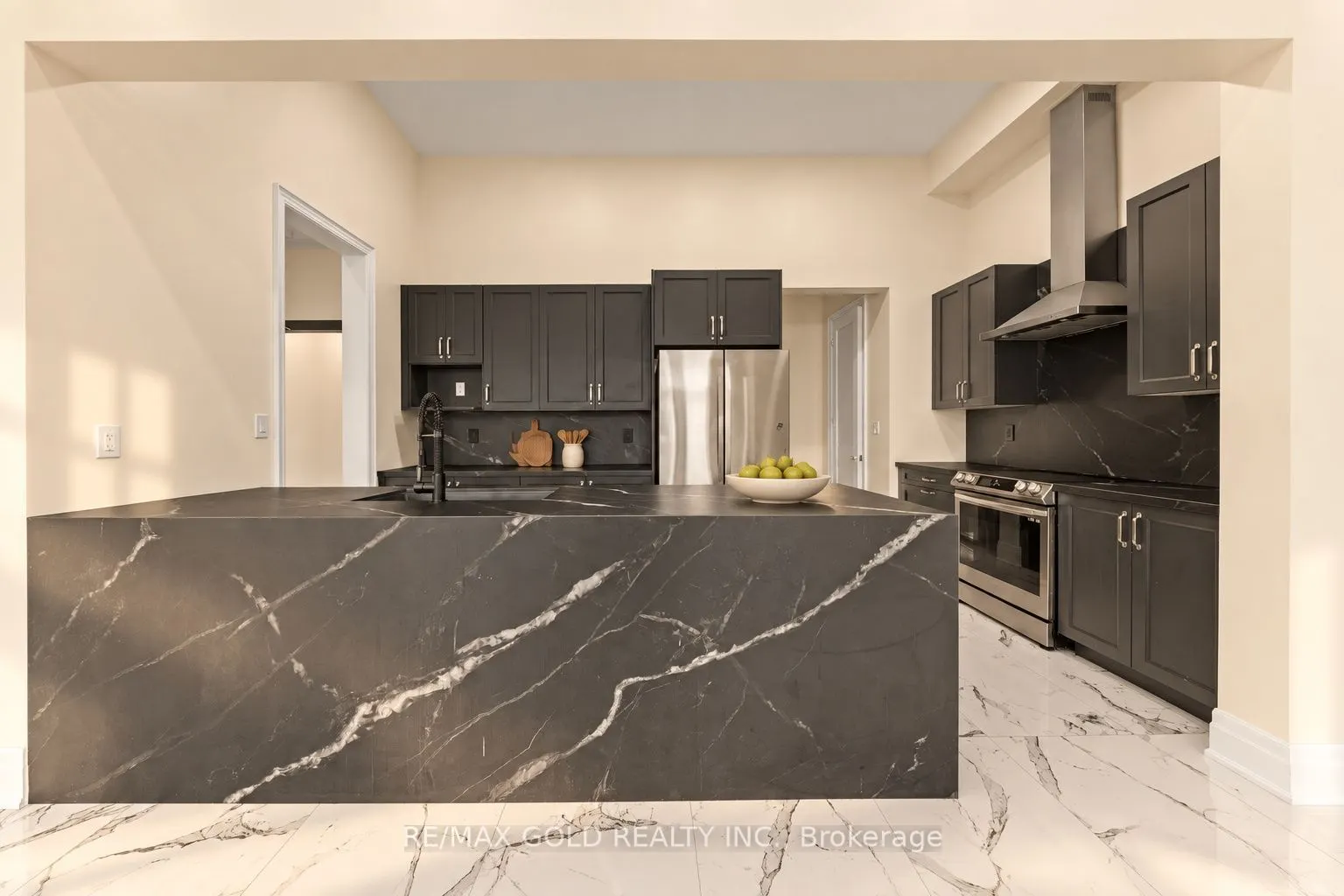 1199 QUEENS PLATE Road E