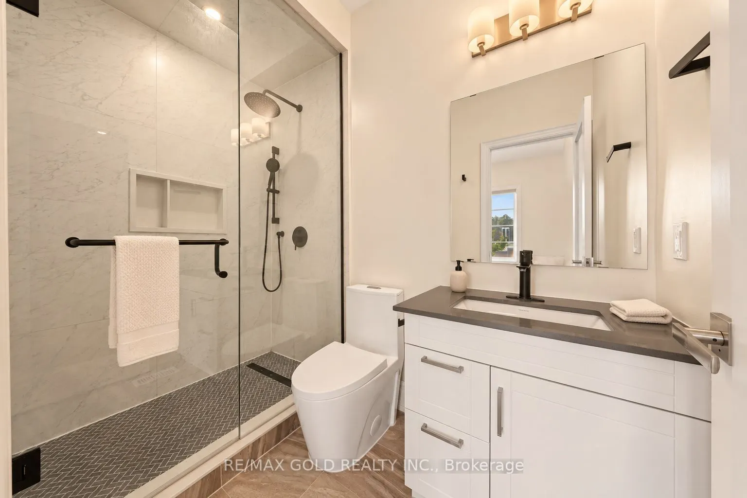 1199 QUEENS PLATE Road E
