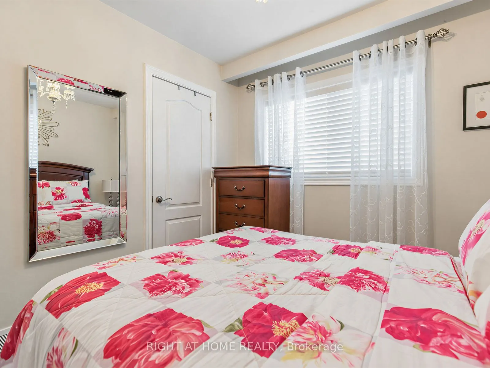 2 Grenadine Court
