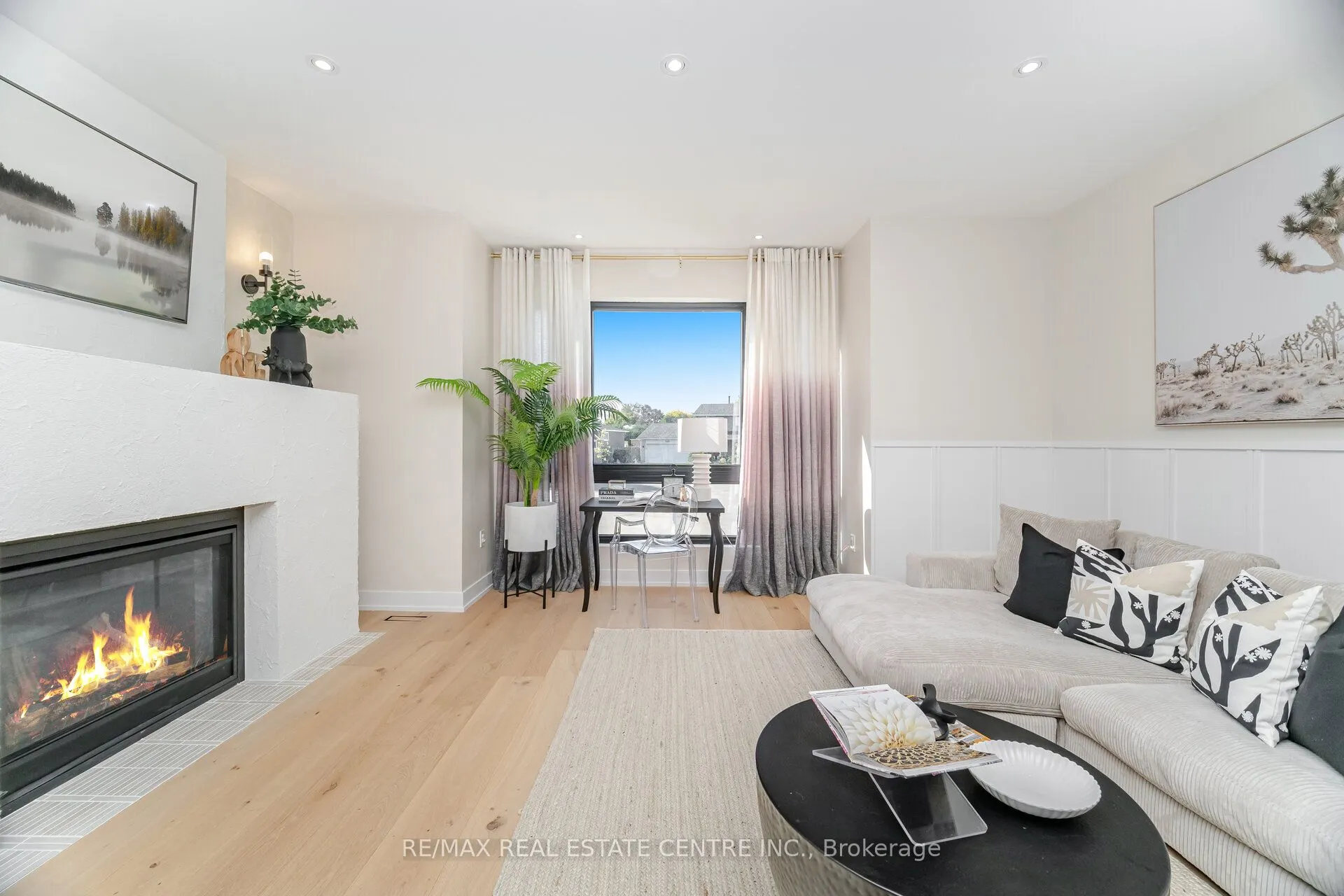 772 Banting Court