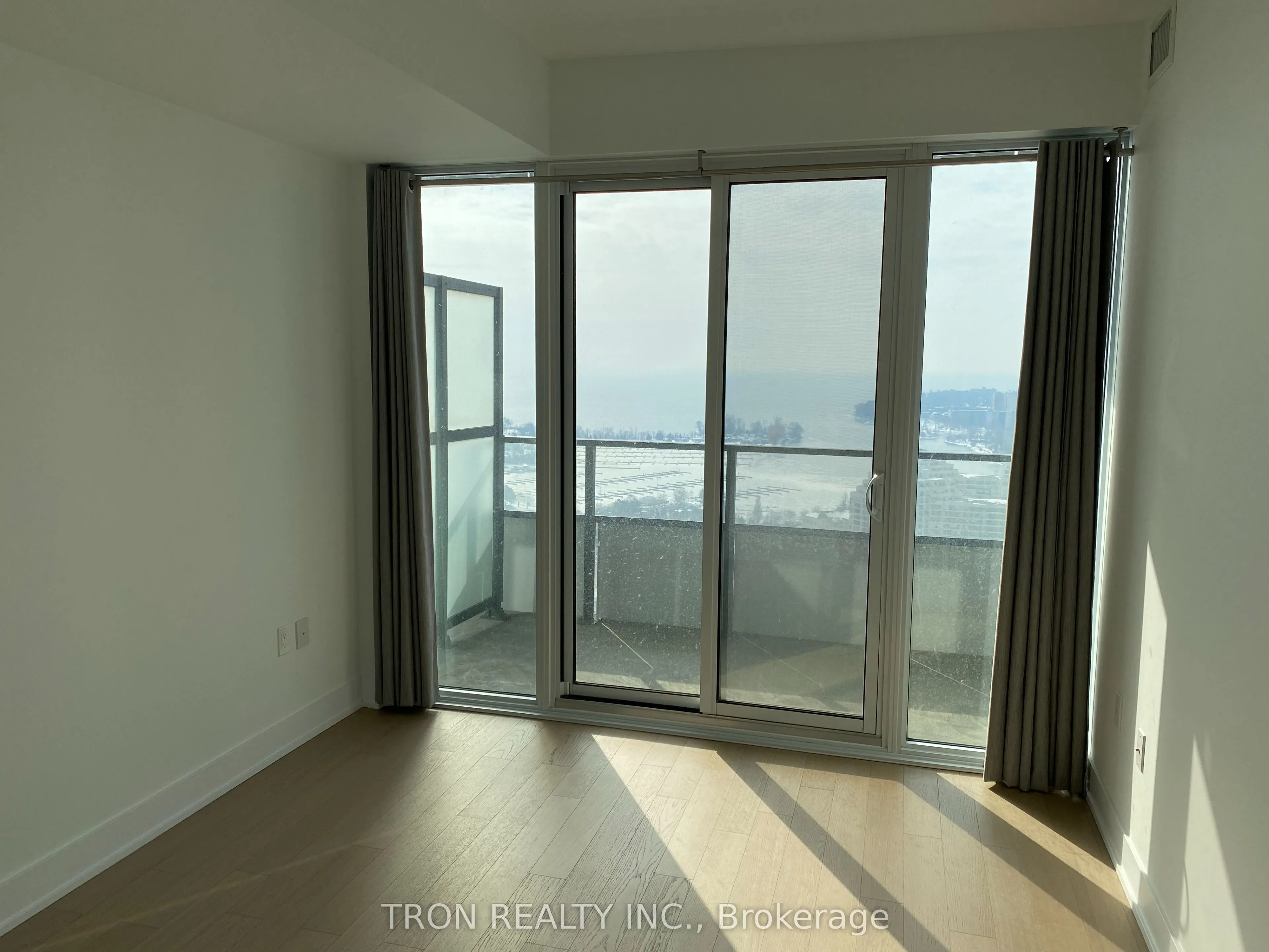 30 Shore Breeze Drive #2621