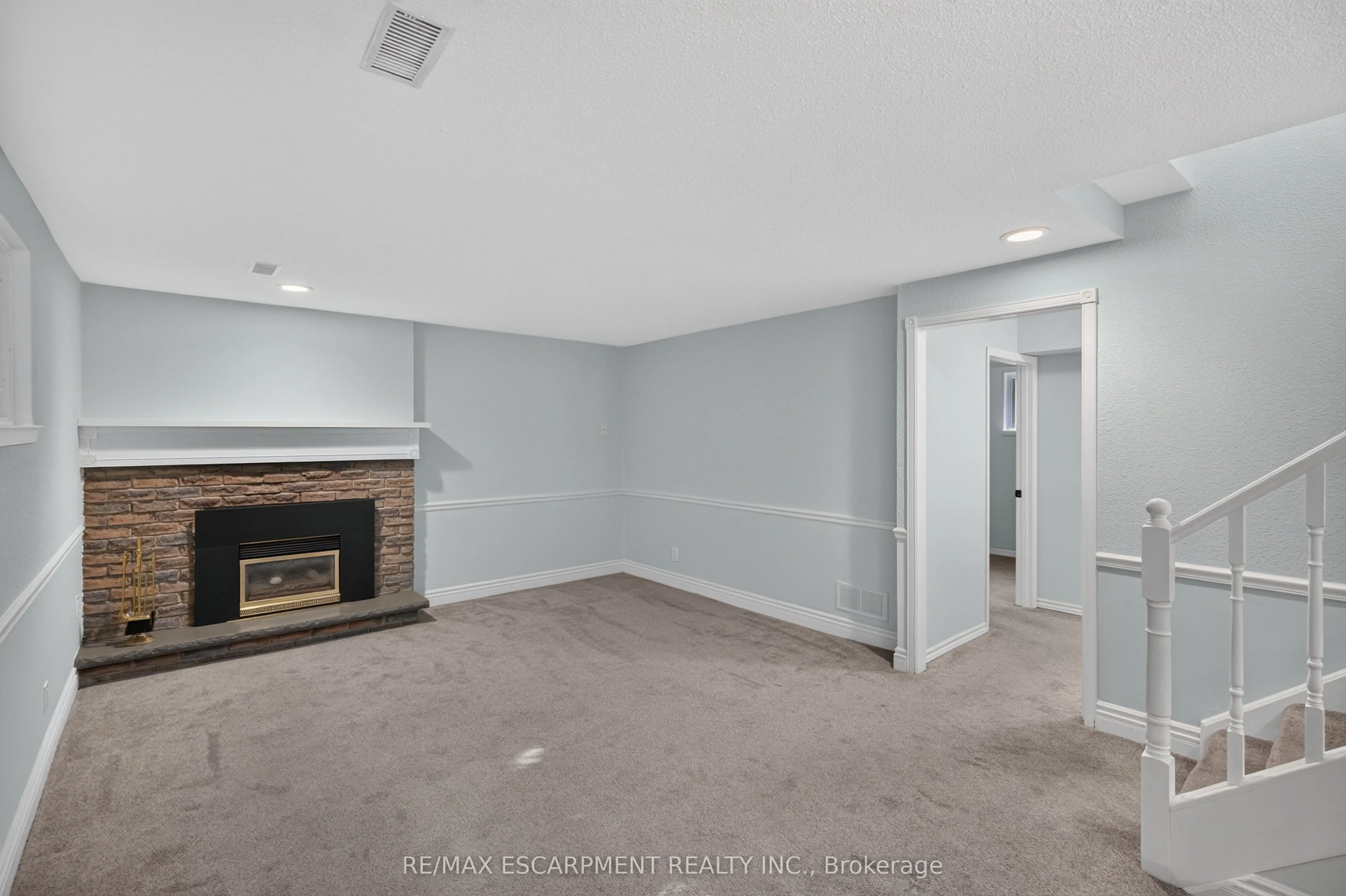 3401 Rockwood Drive
