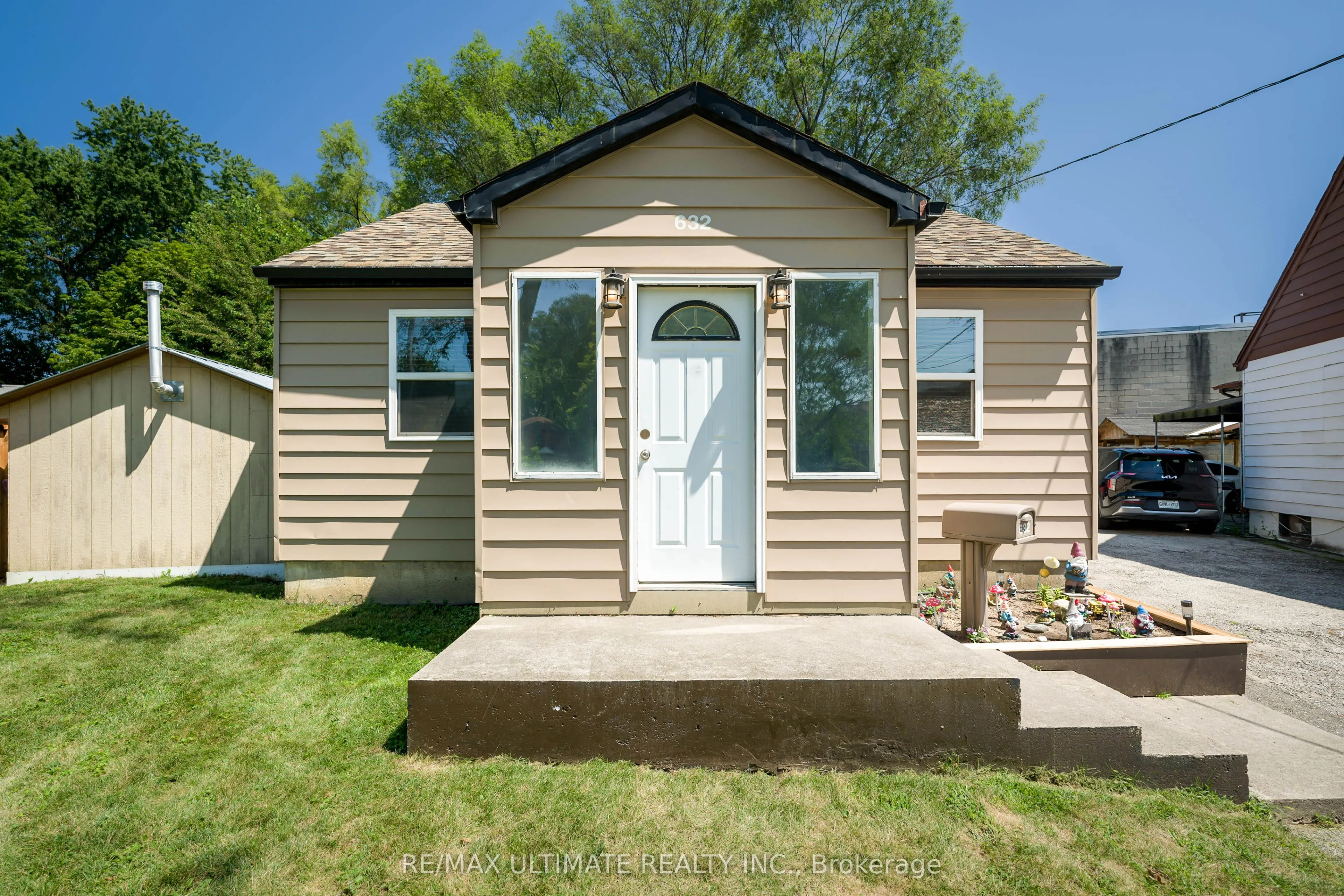 632 Trethewey Drive