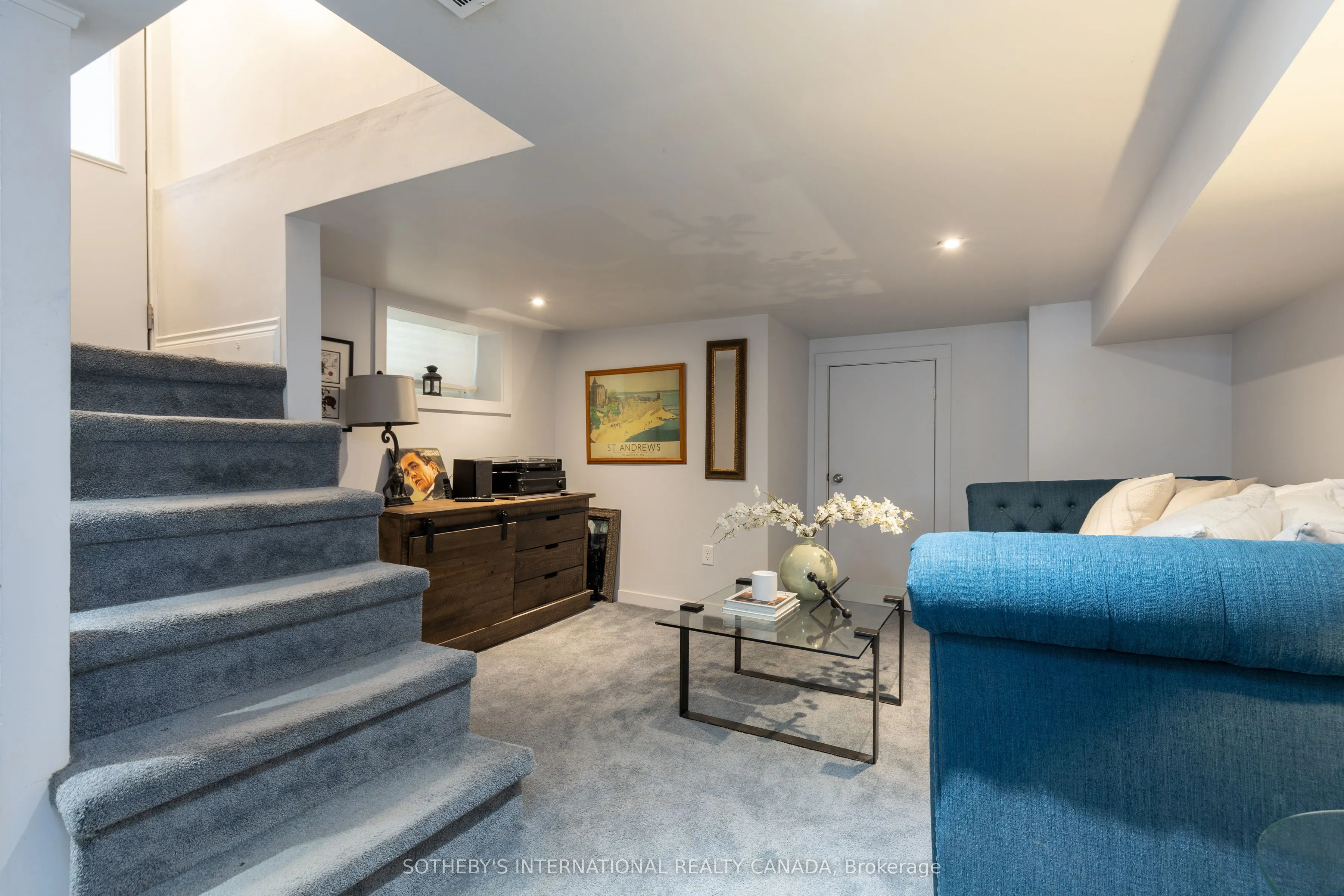 2 Rexford Road