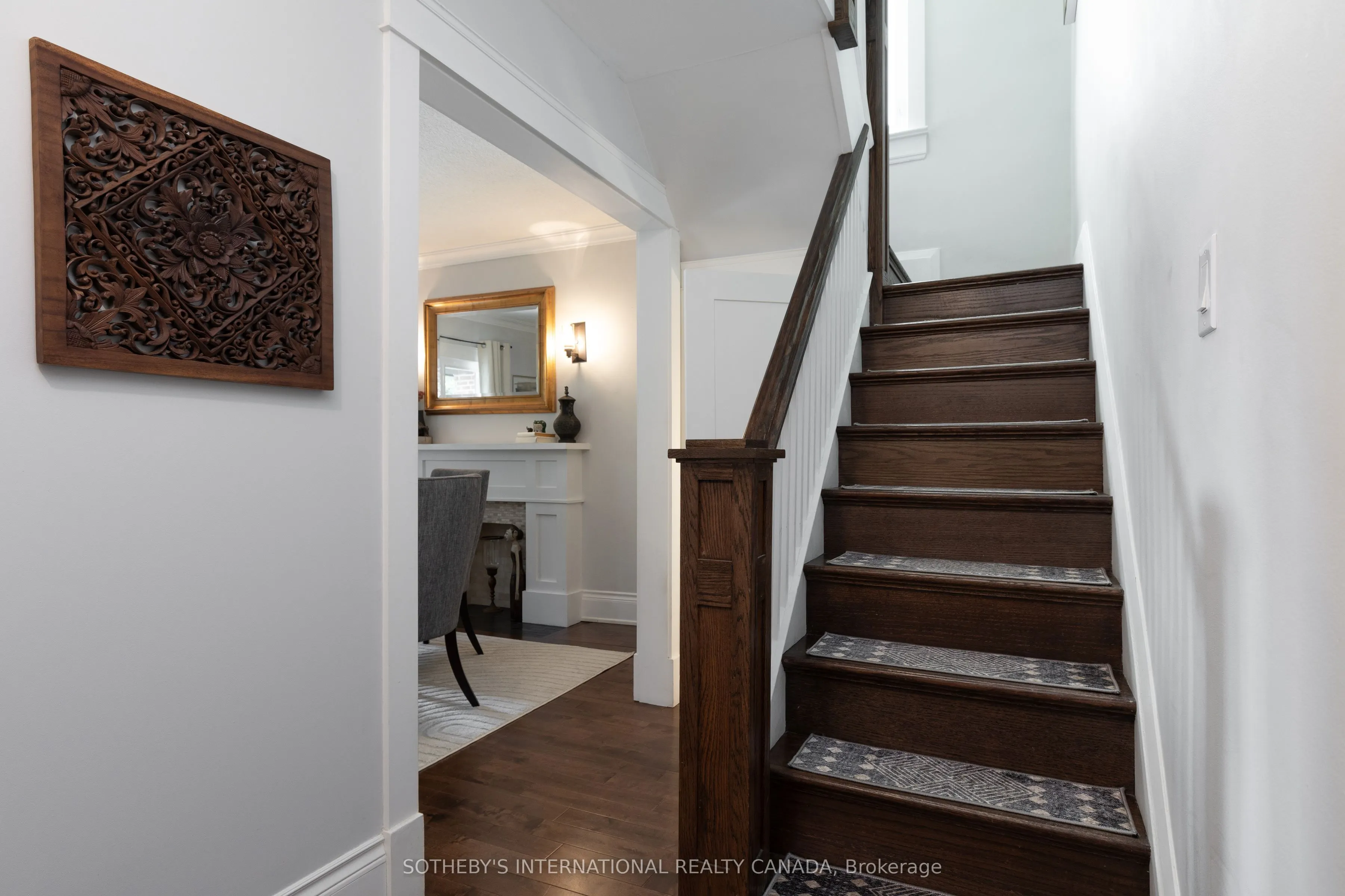 2 Rexford Road