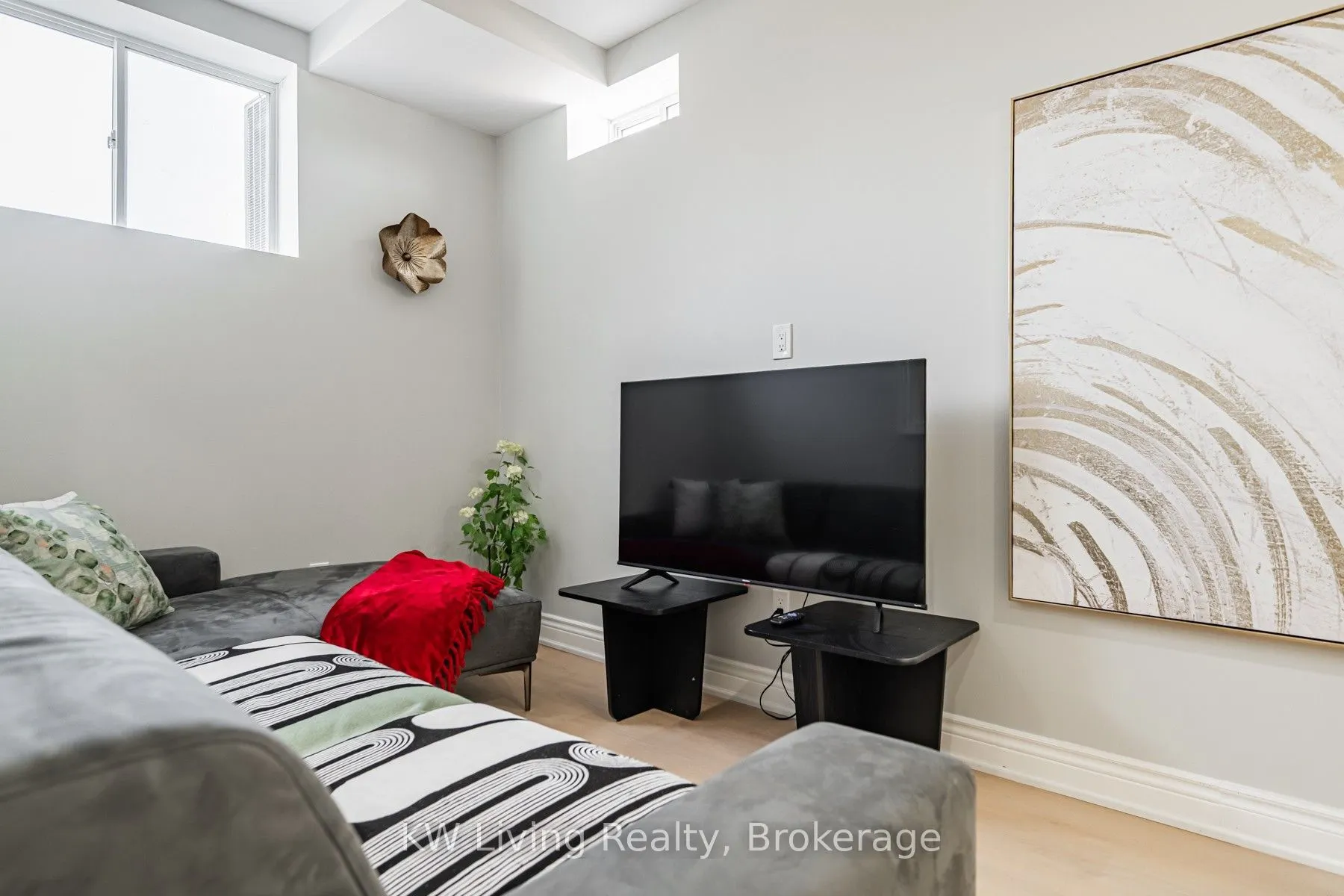 72 bermondsey Way #Basement