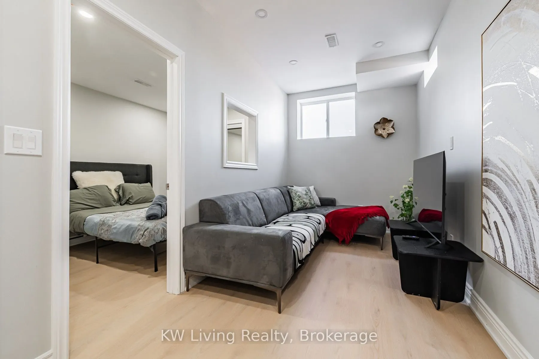 72 bermondsey Way #Basement