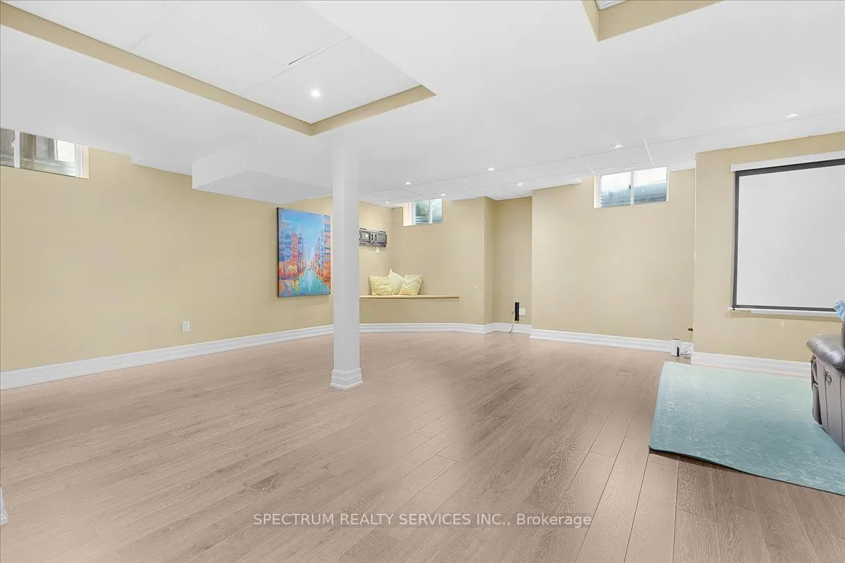 1379 Rolph Terrace