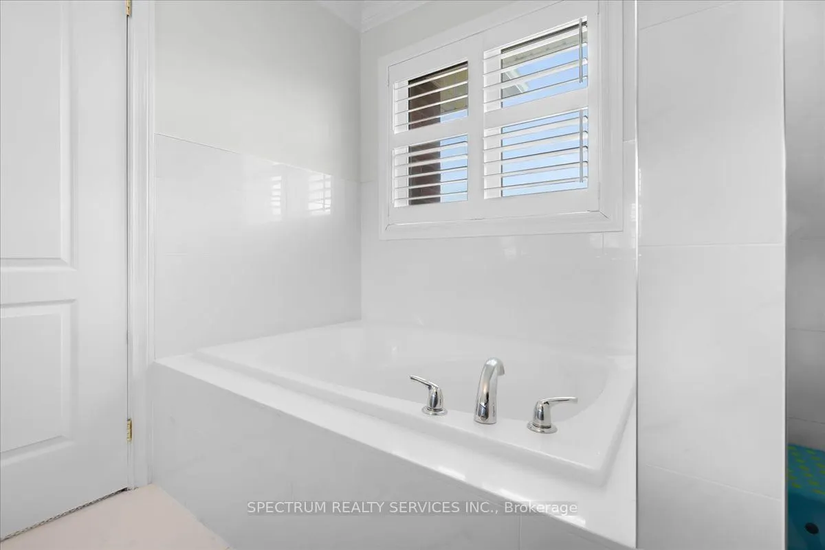 1379 Rolph Terrace