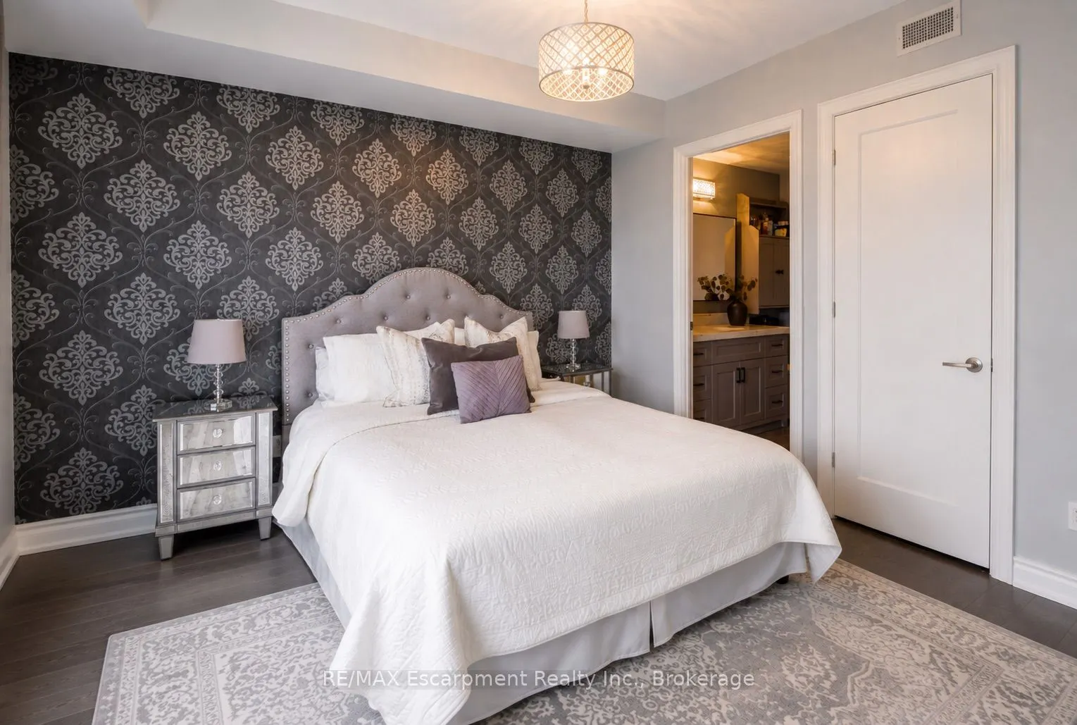 16 Brookers Lane #3506