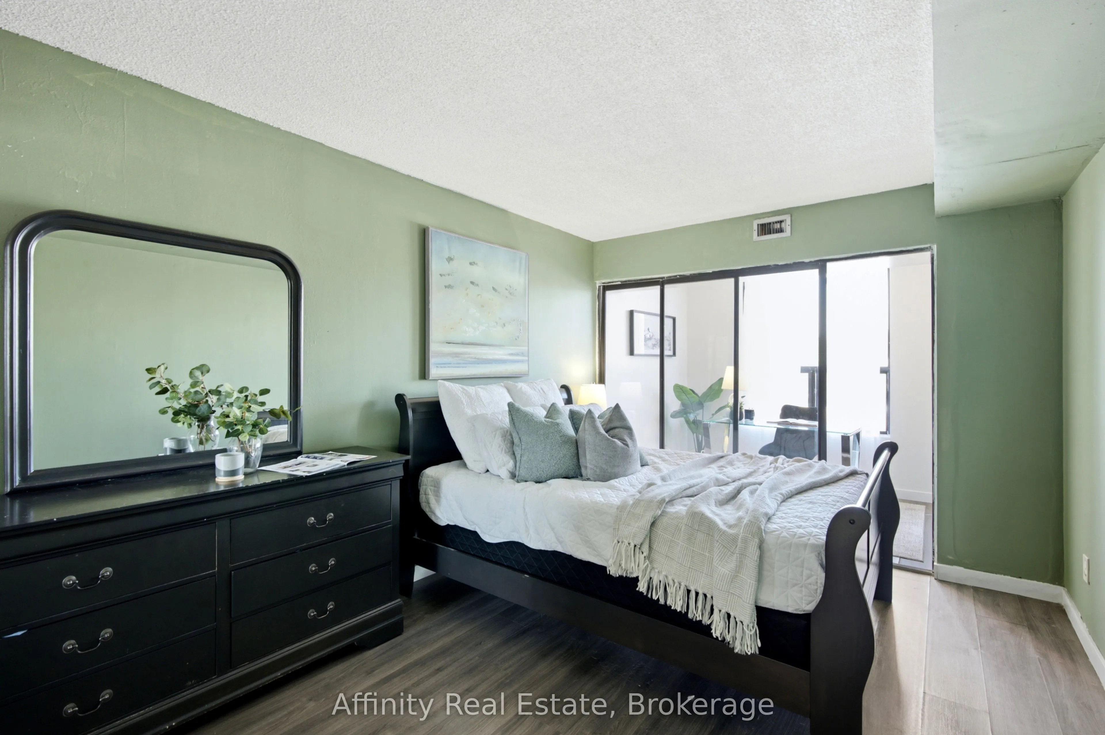 25 Agnes Street #202