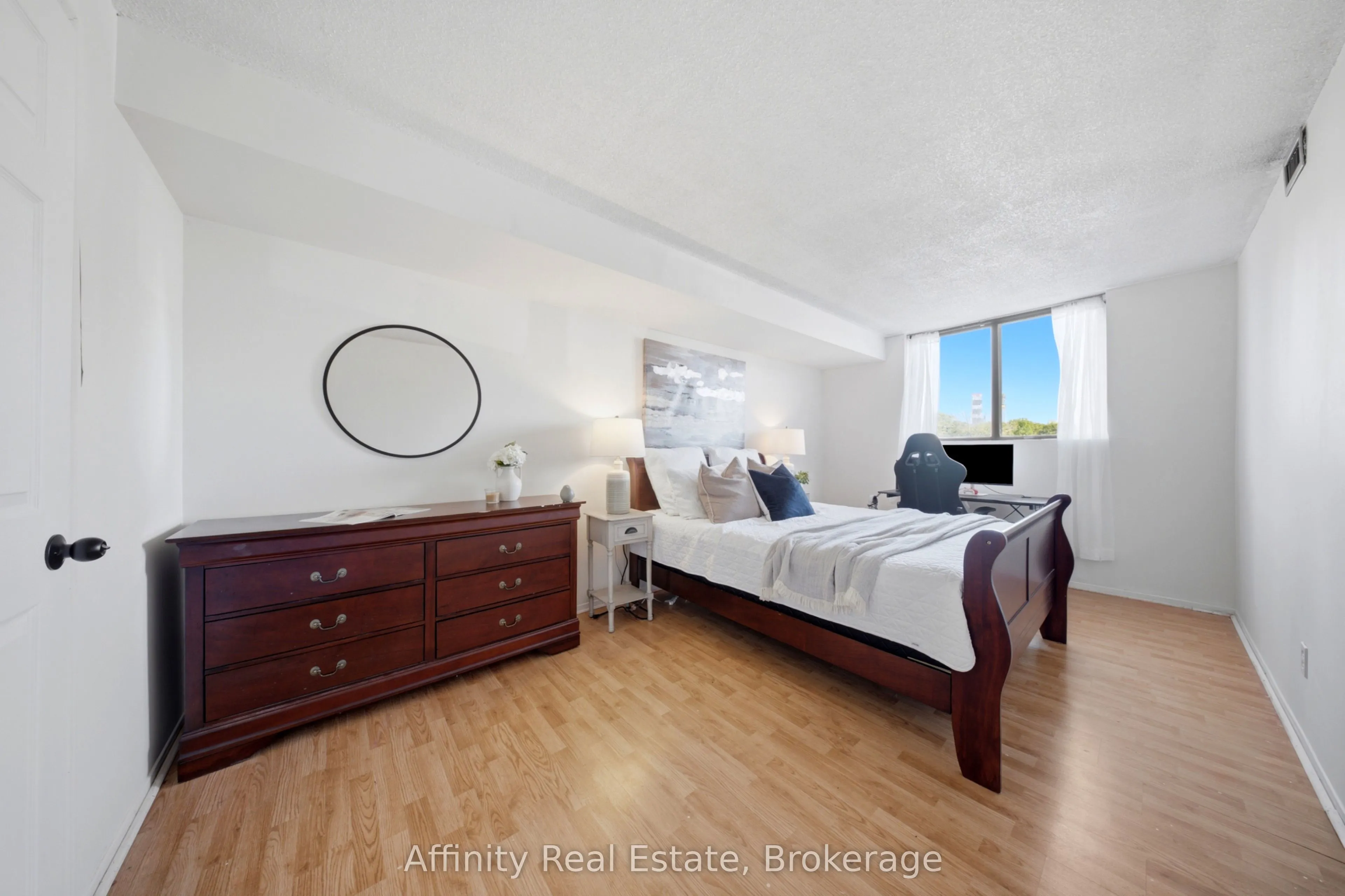 25 Agnes Street #202