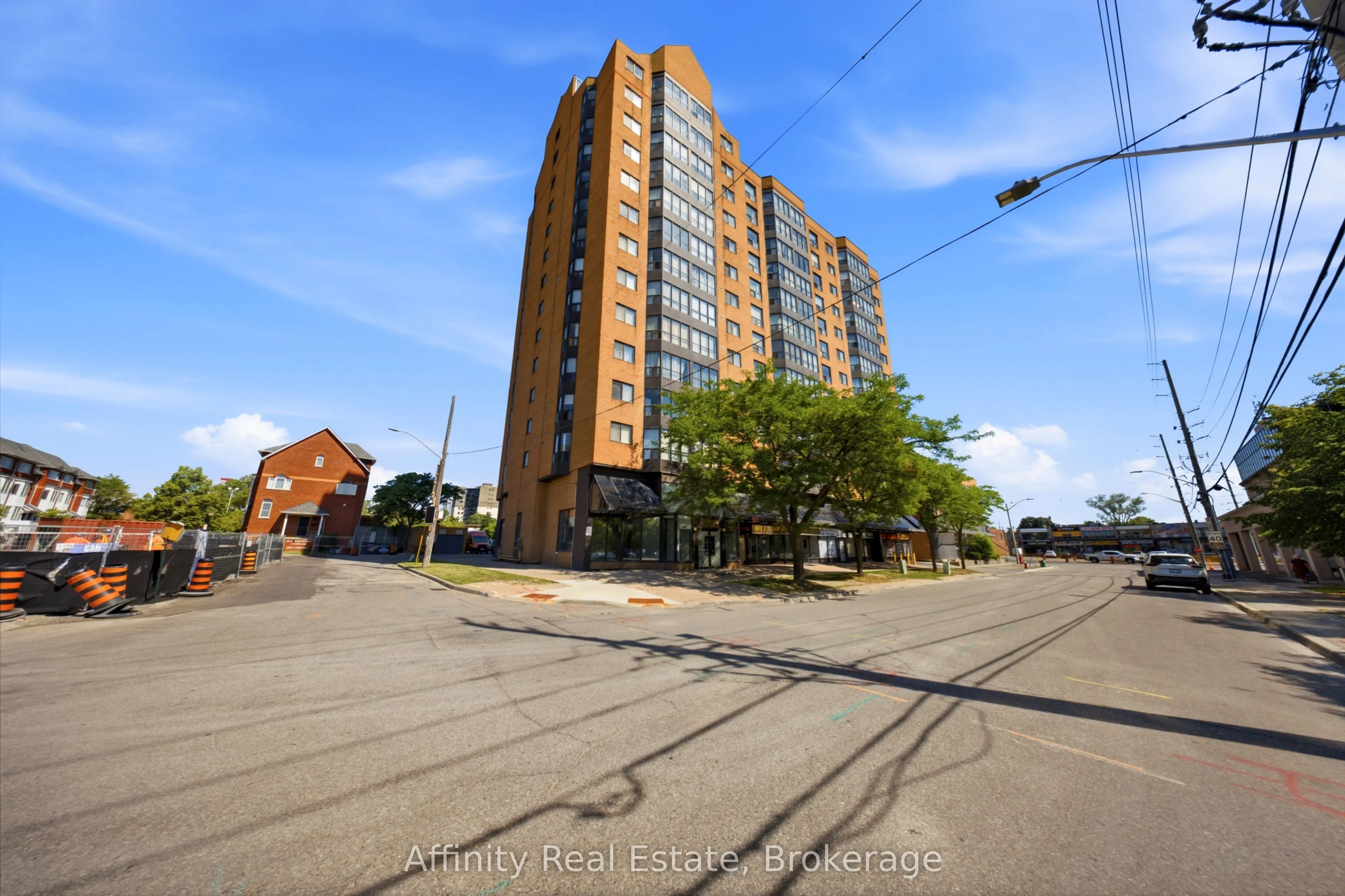 25 Agnes Street #202