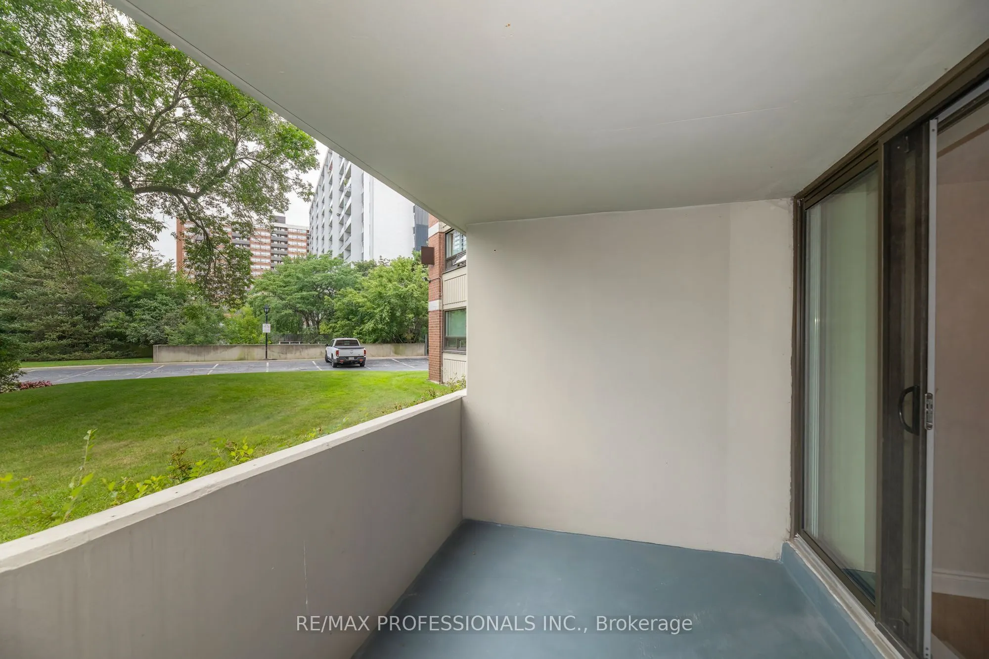 95 La Rose Avenue #105