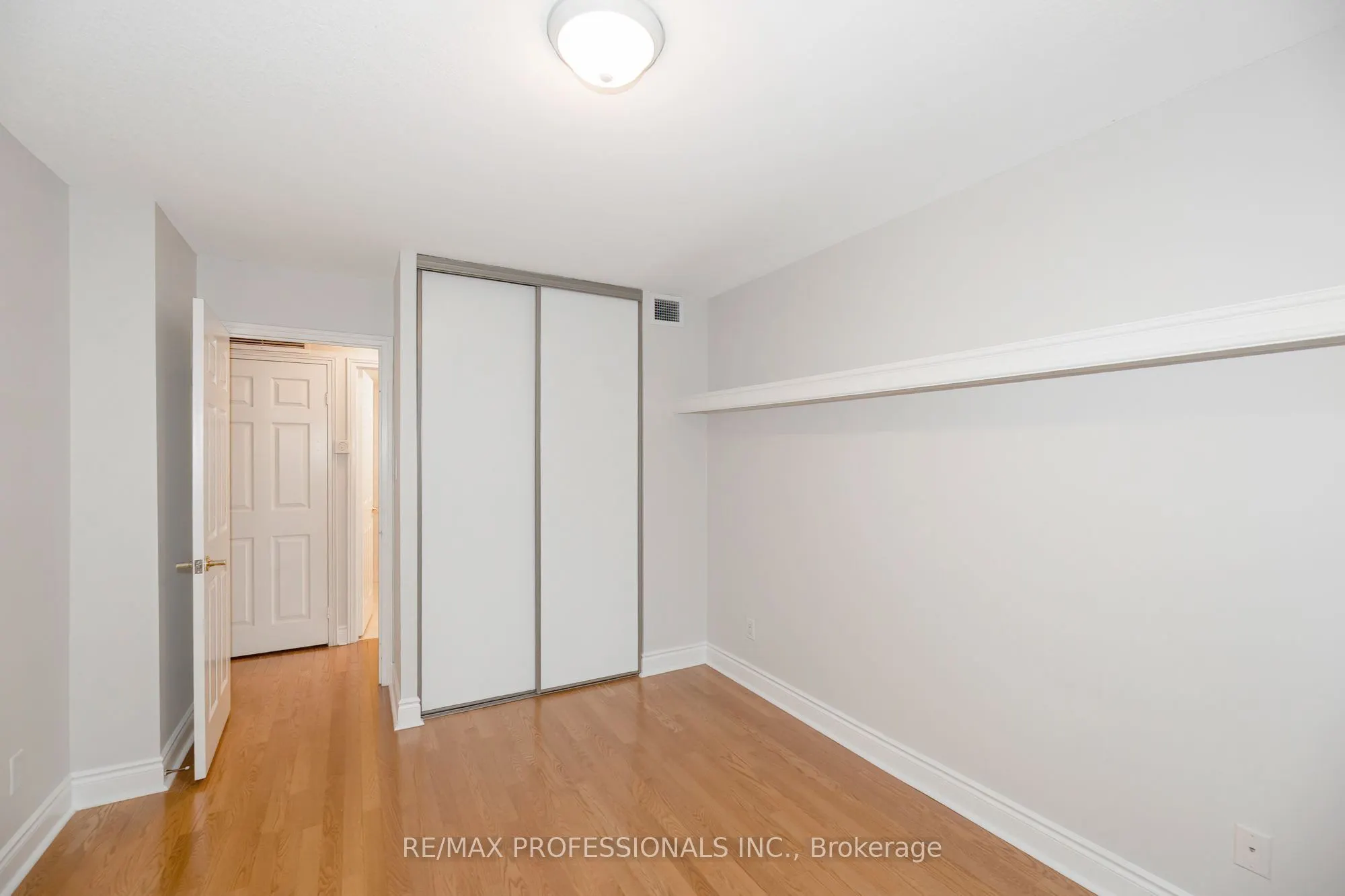 95 La Rose Avenue #105