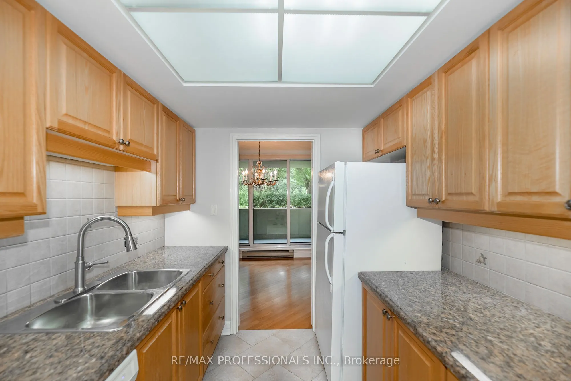 95 La Rose Avenue #105