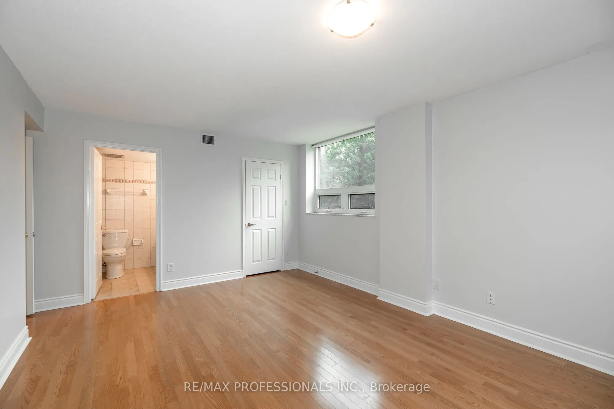 95 La Rose Avenue #105