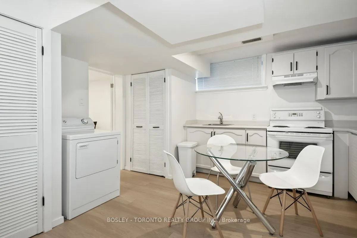 146 Earlscourt Avenue #Lower