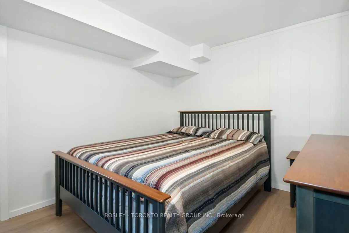 146 Earlscourt Avenue #Lower