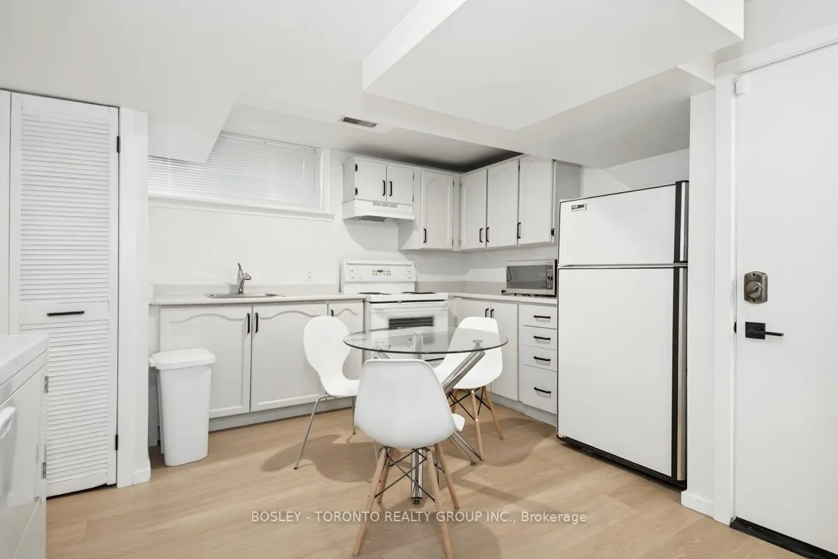 146 Earlscourt Avenue #Lower