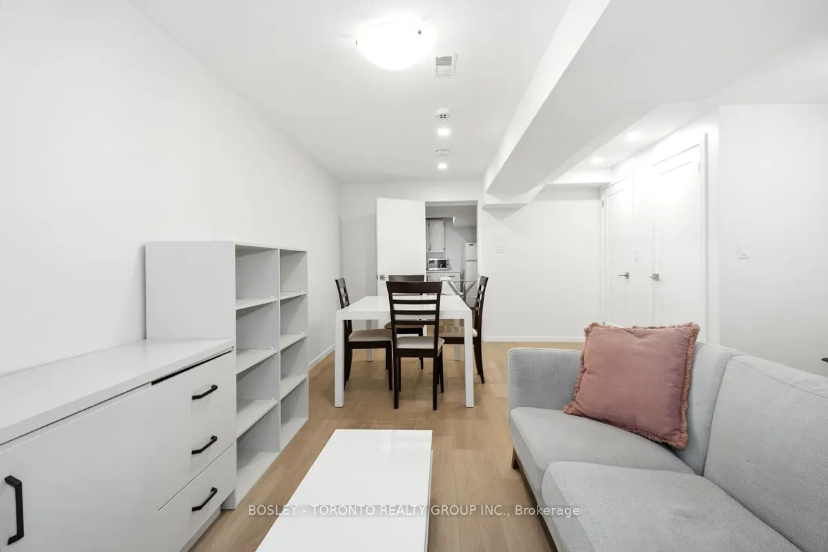 146 Earlscourt Avenue #Lower