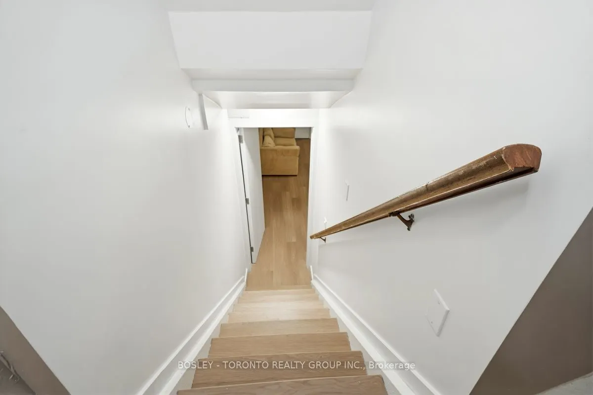 146 Earlscourt Avenue #Lower