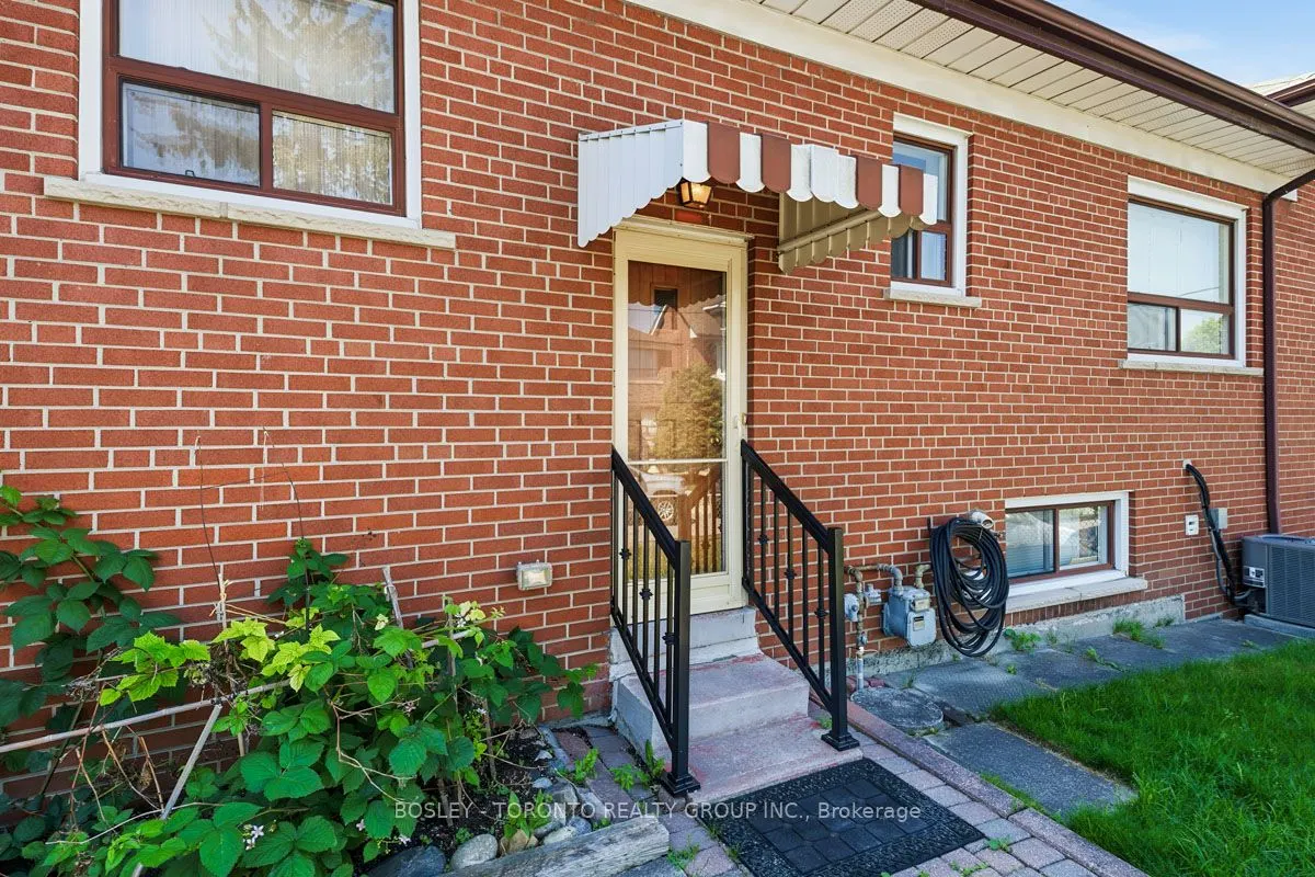 146 Earlscourt Avenue #Lower