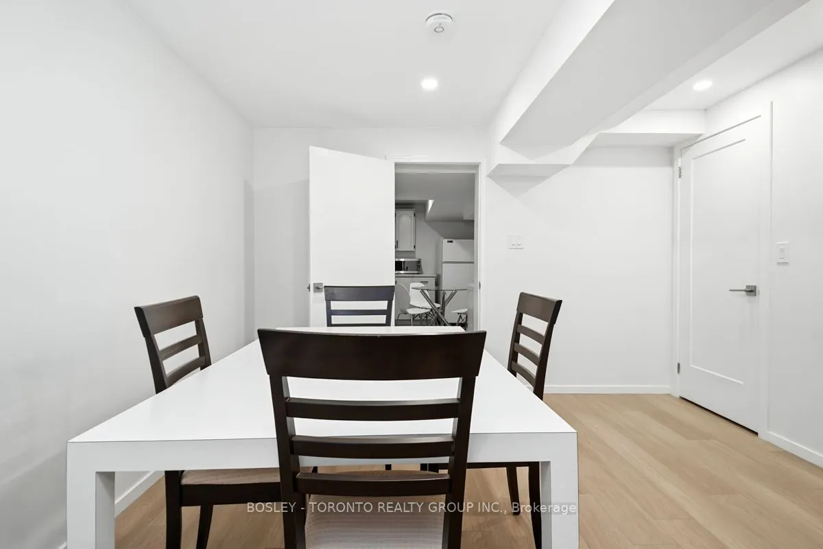 146 Earlscourt Avenue #Lower