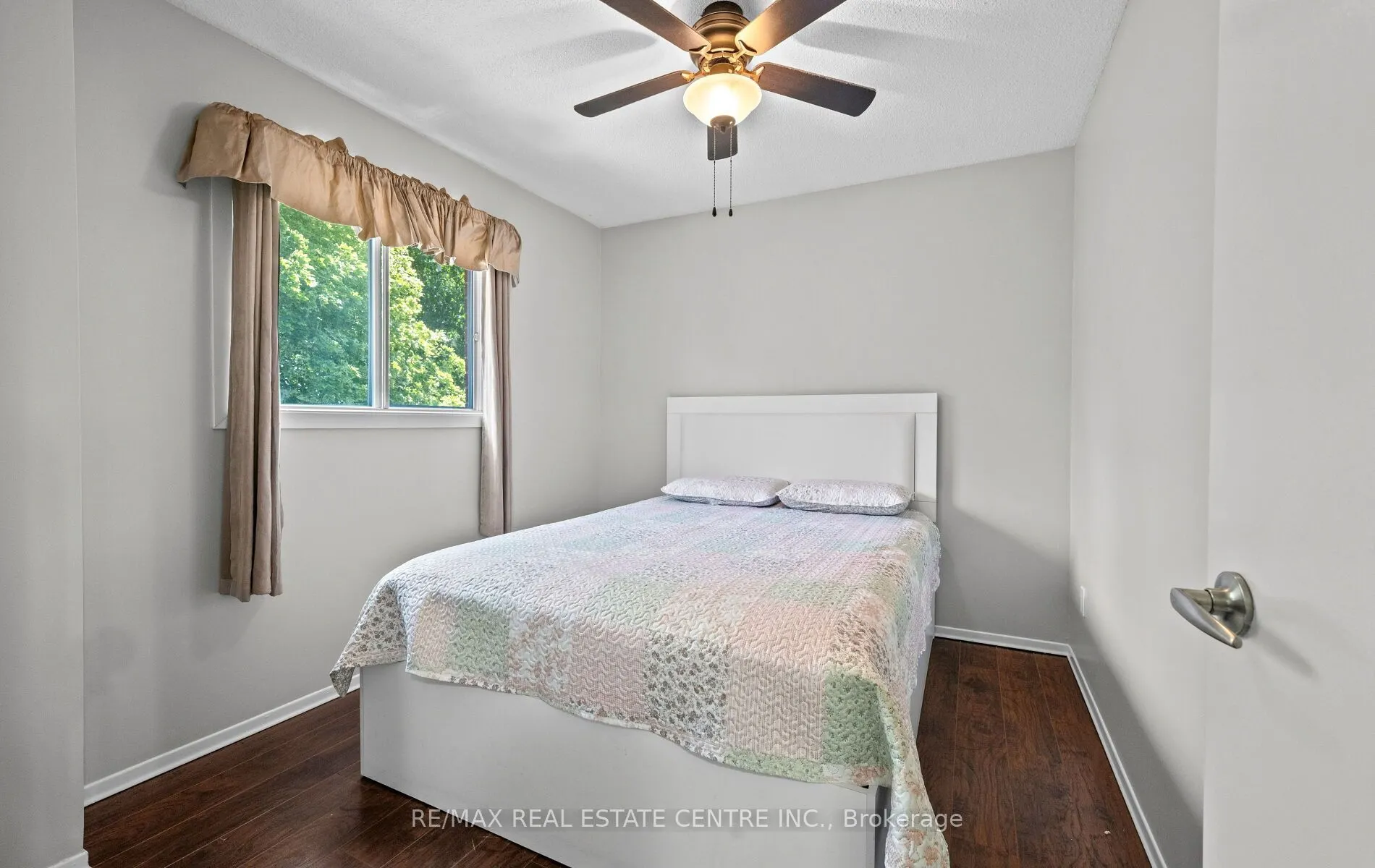 4 Ecclestone Drive