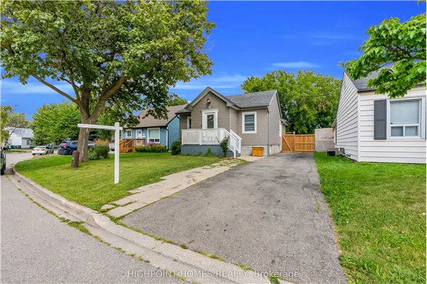 3052 Victory Crescent