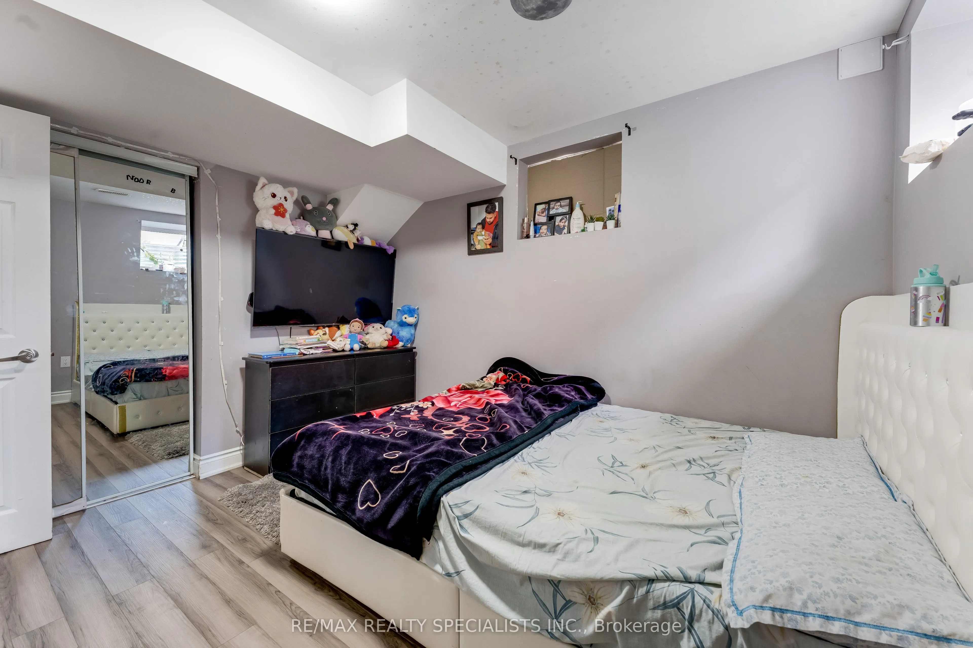 1 Boothill Drive